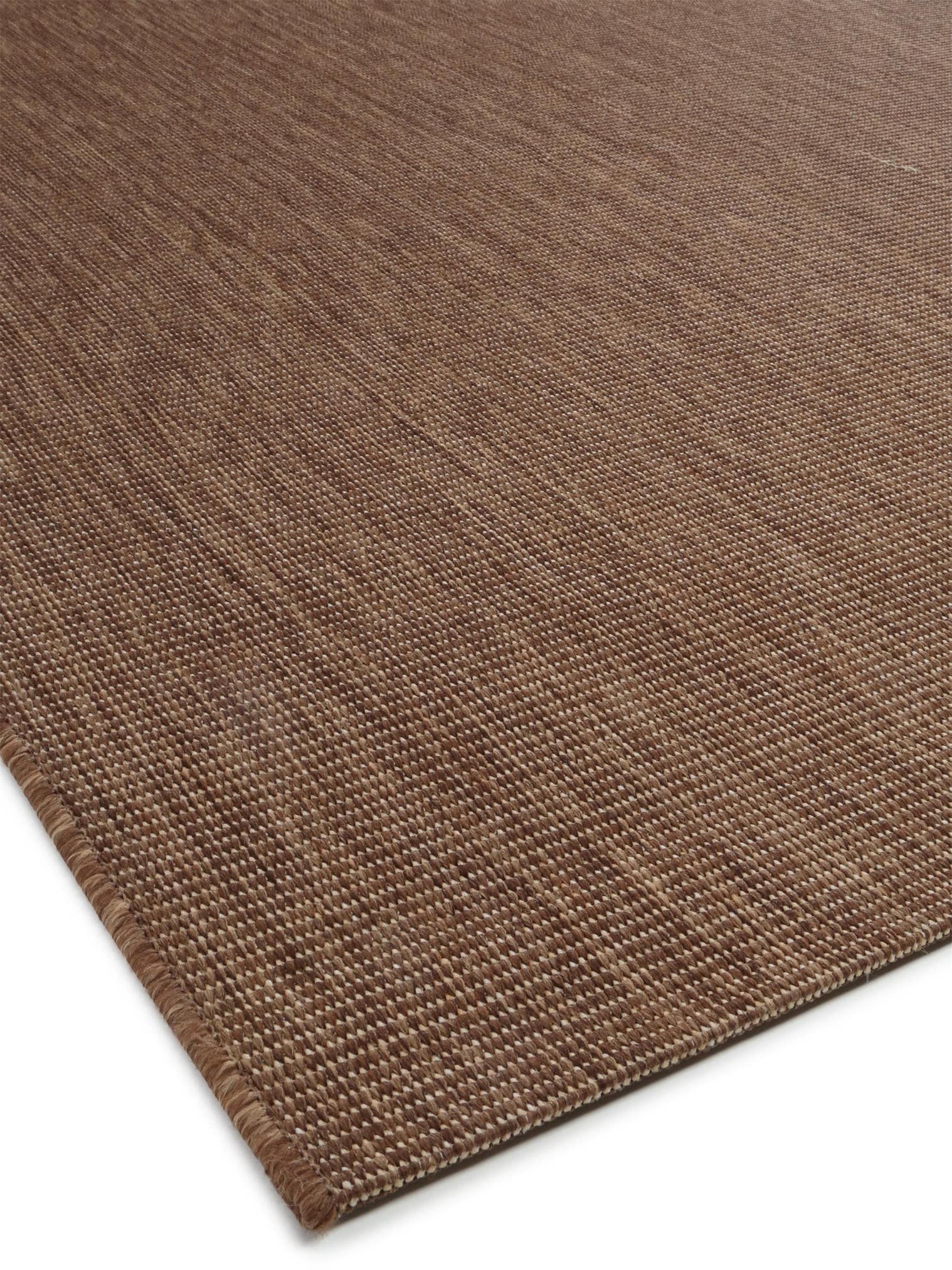 Teppich aus 100% Polypropylen in Braun mit 6 bis 10 mm hohem Flor von benuta Nest