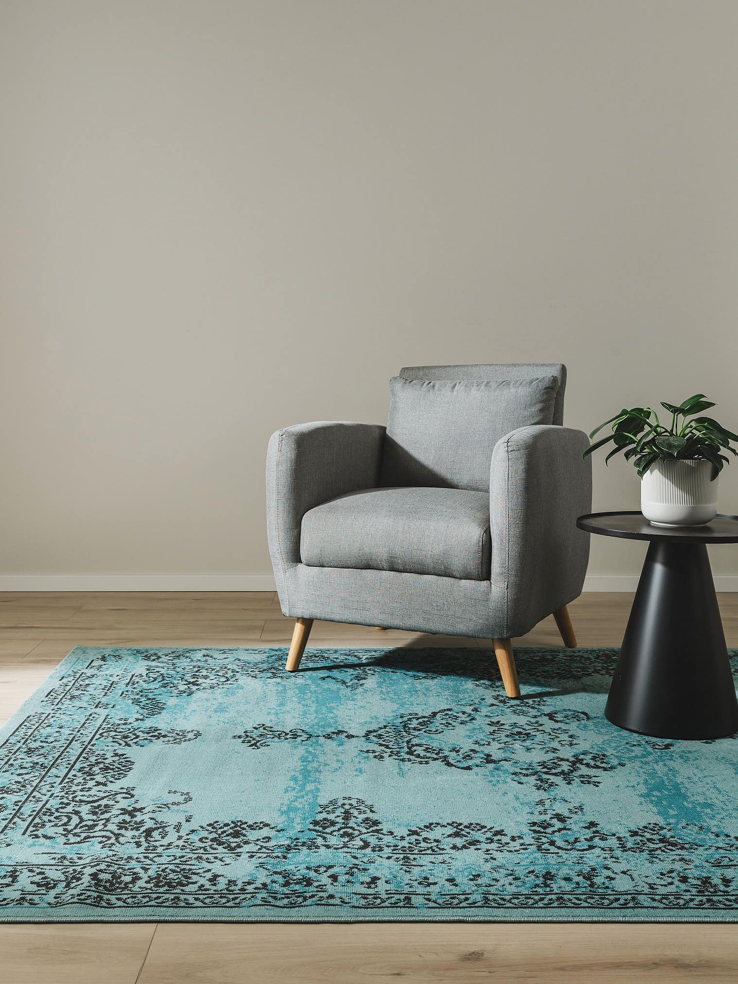 Rug made of 100% Polypropylene in Turquoise with a 1- 5 mm high pile by benuta Nest
