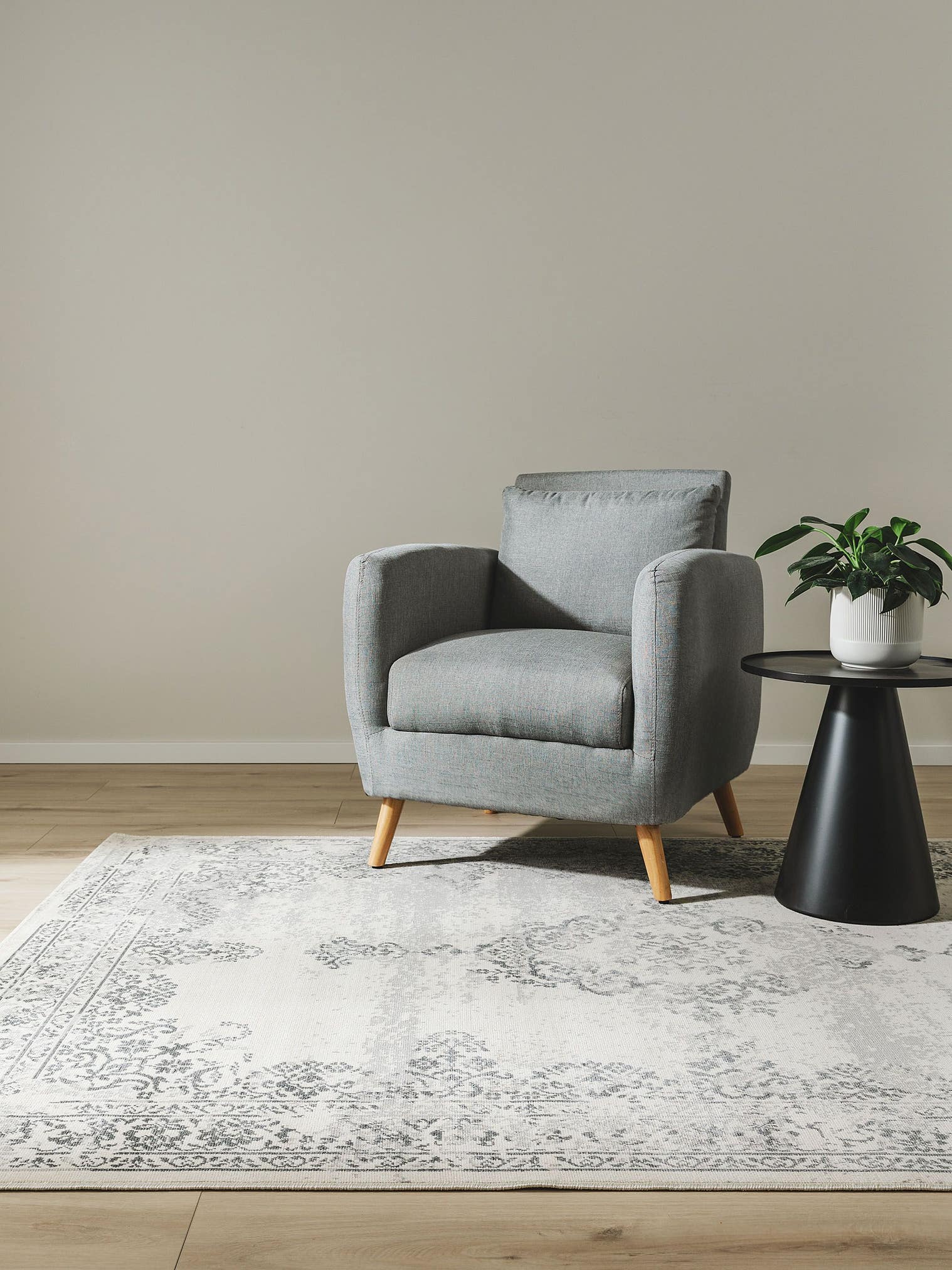 Tapis en 100% Polypropylène en Noir avec une pile de 1- 5 mm de hauteur de benuta Nest