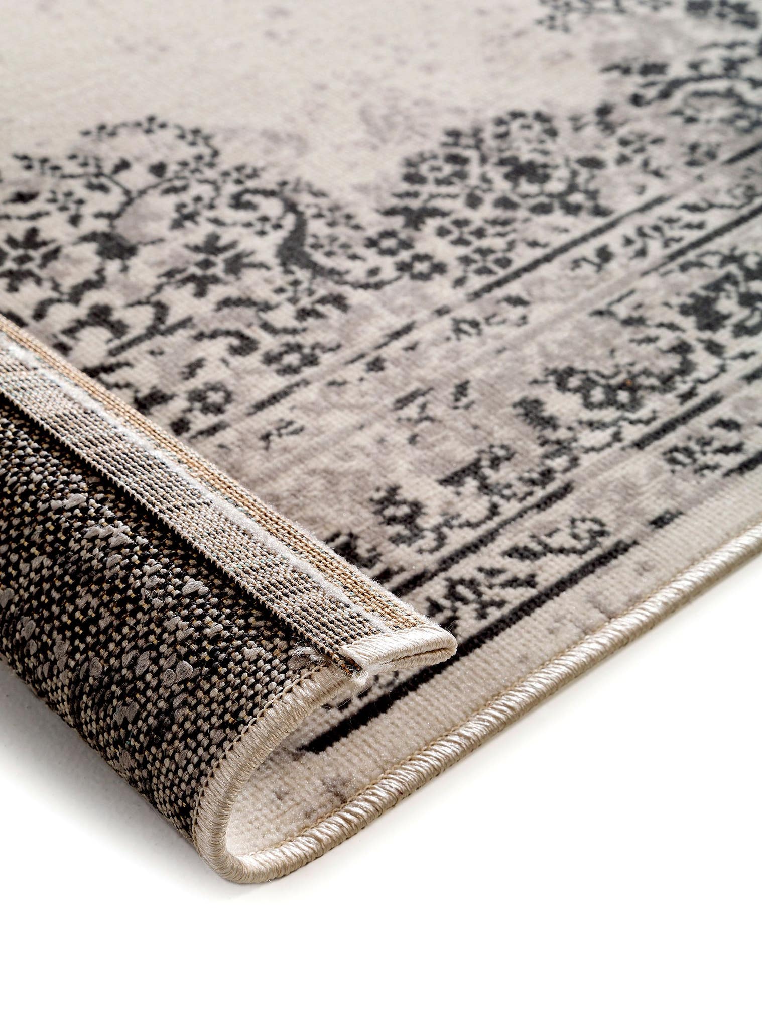 Tapis en 100% Polypropylène en Noir avec une pile de 1- 5 mm de hauteur de benuta Nest