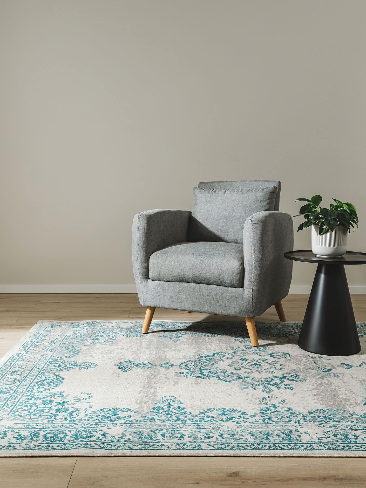Rug made of 100% Polypropylene in Beige with a 1- 5 mm high pile by benuta Nest