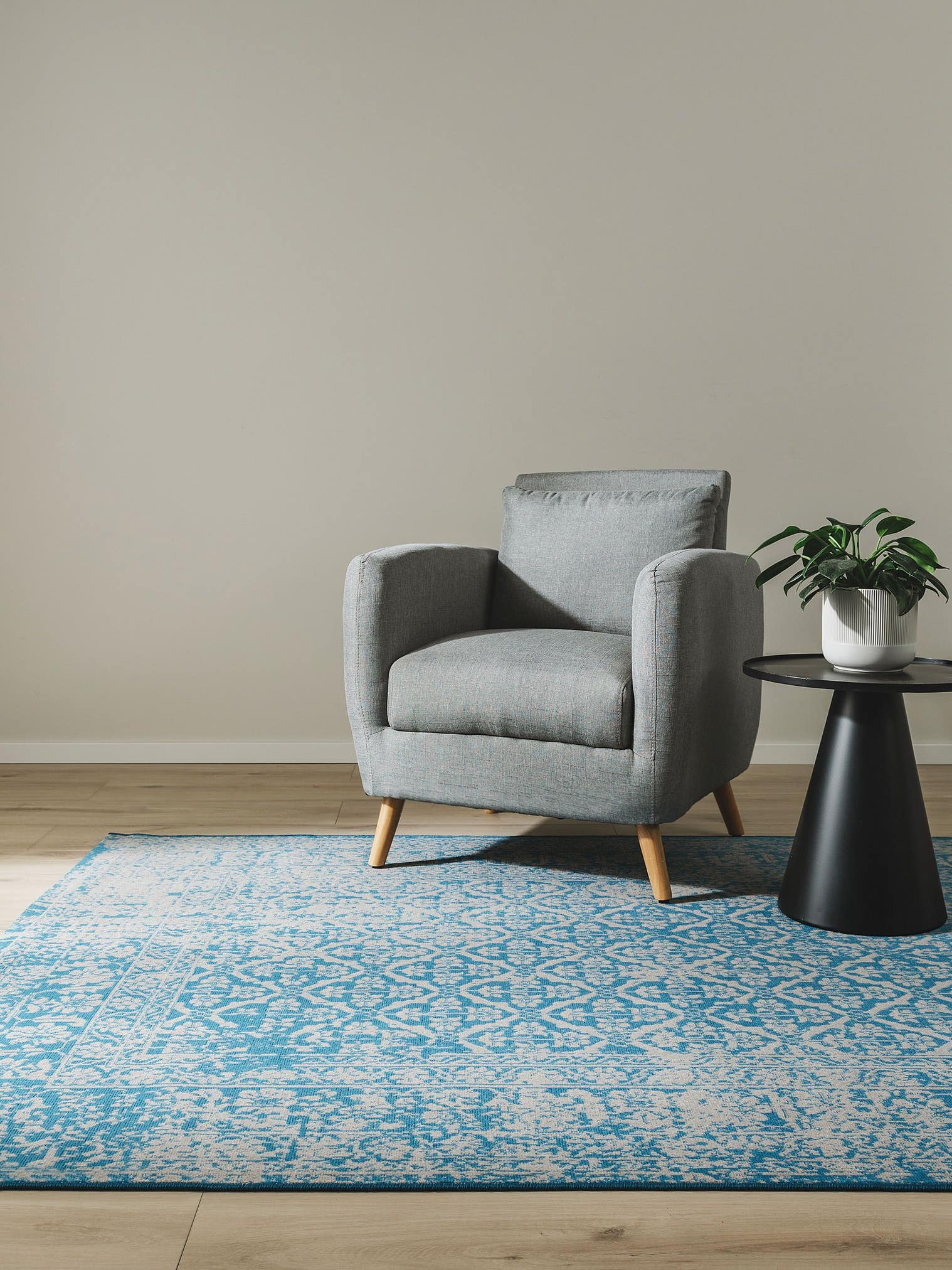 Teppich aus 100% Polypropylen in Blau mit bis 5 mm hohem Flor von benuta Nest