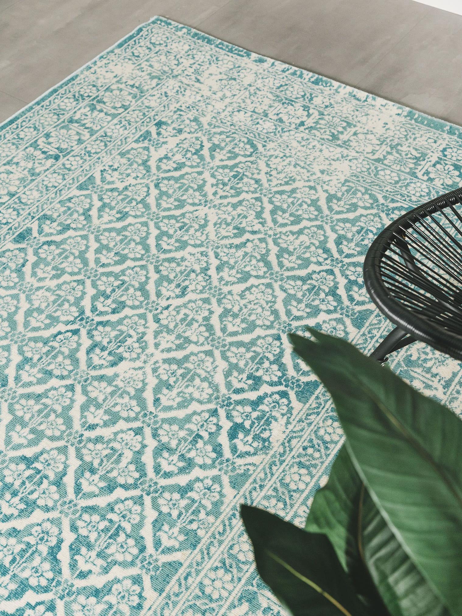 Rug made of 100% Polypropylene in Turquoise with a 1- 5 mm high pile by benuta Nest