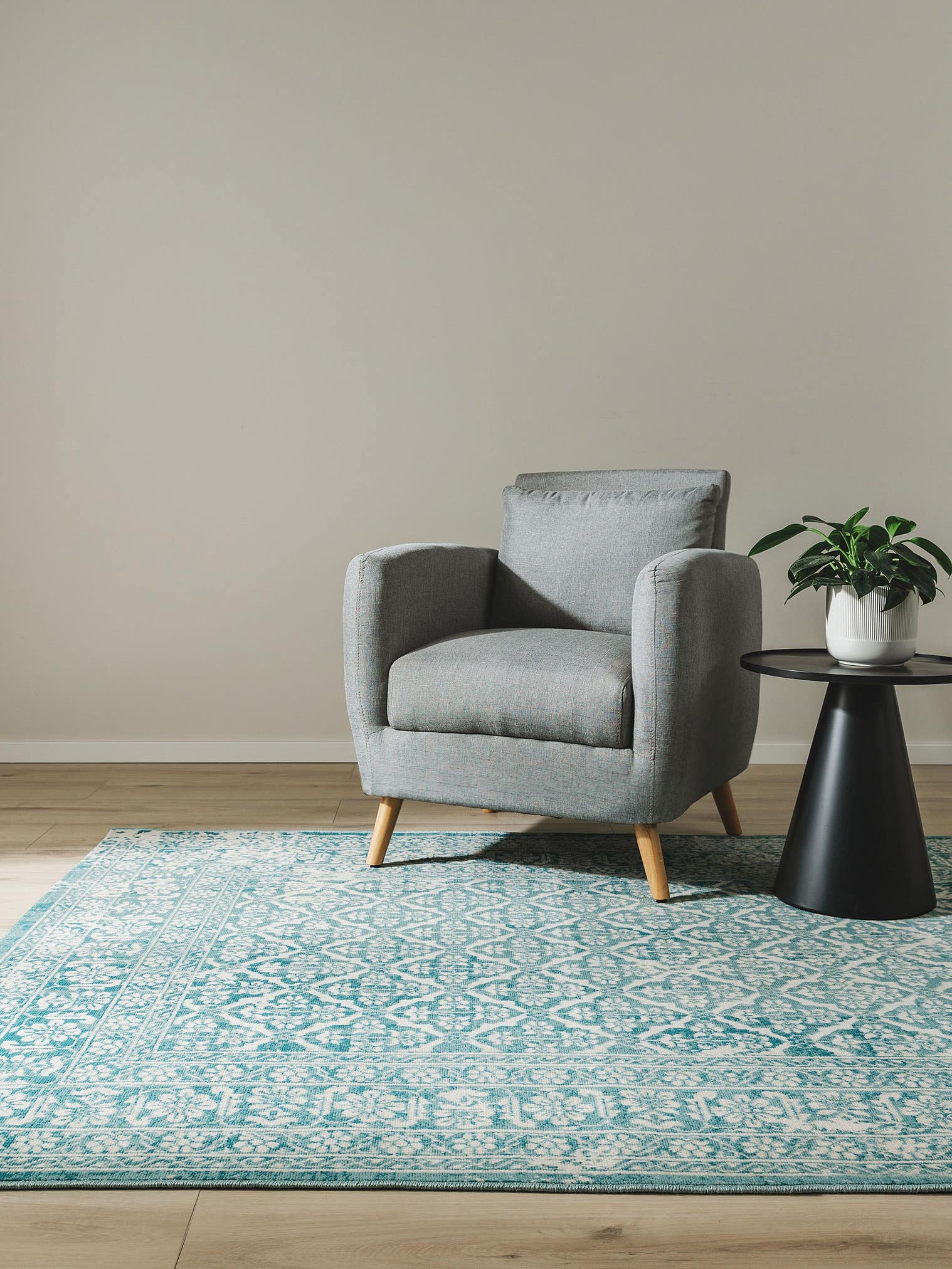 Rug made of 100% Polypropylene in Turquoise with a 1- 5 mm high pile by benuta Nest