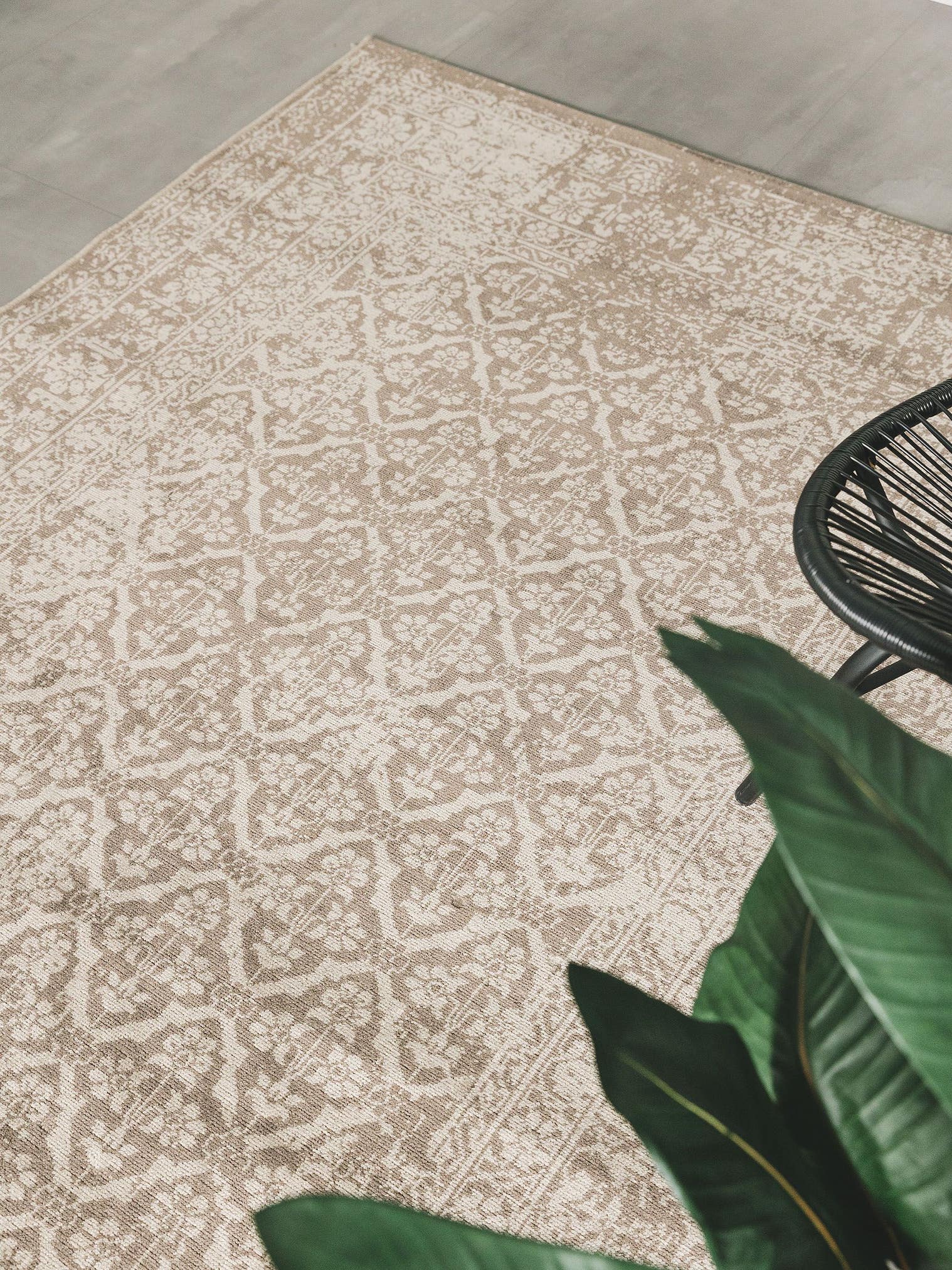 Teppich aus 100% Polypropylen in Taupe mit bis 5 mm hohem Flor von benuta Nest