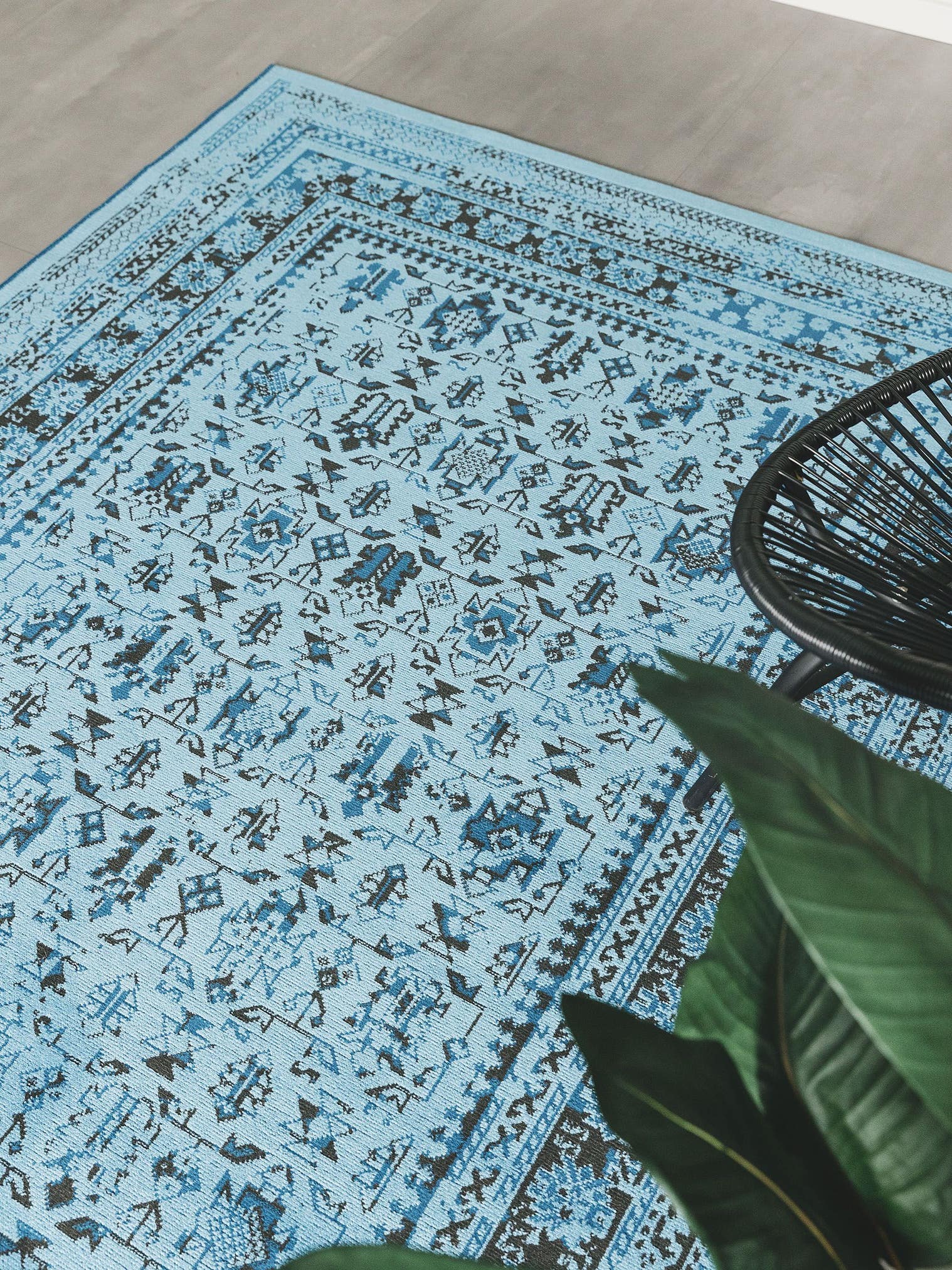 Teppich aus 100% Polypropylen in Blau mit bis 5 mm hohem Flor von benuta Nest