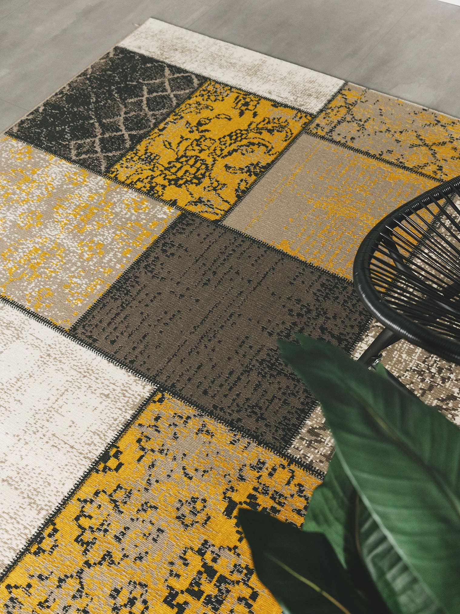 Rug made of 100% Polypropylene in Yellow with a 1- 5 mm high pile by benuta Nest