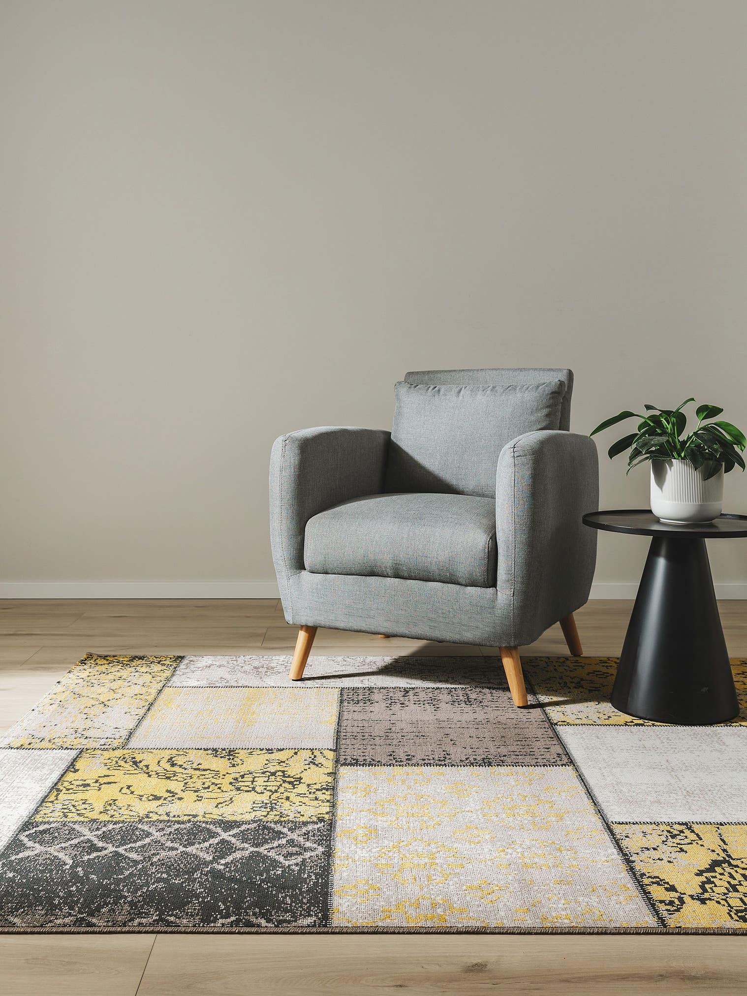 Rug made of 100% Polypropylene in Yellow with a 1- 5 mm high pile by benuta Nest