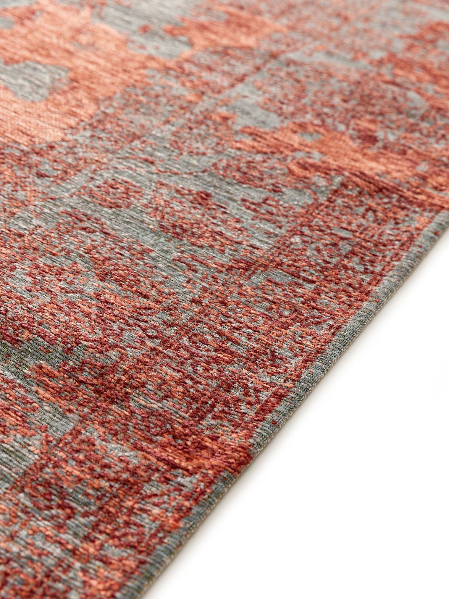 Teppich aus 55% Polyacryl, 27% Polyester, 17% Baumwolle, 1% Latex in Rot mit bis 5 mm hohem Flor von benuta Nest