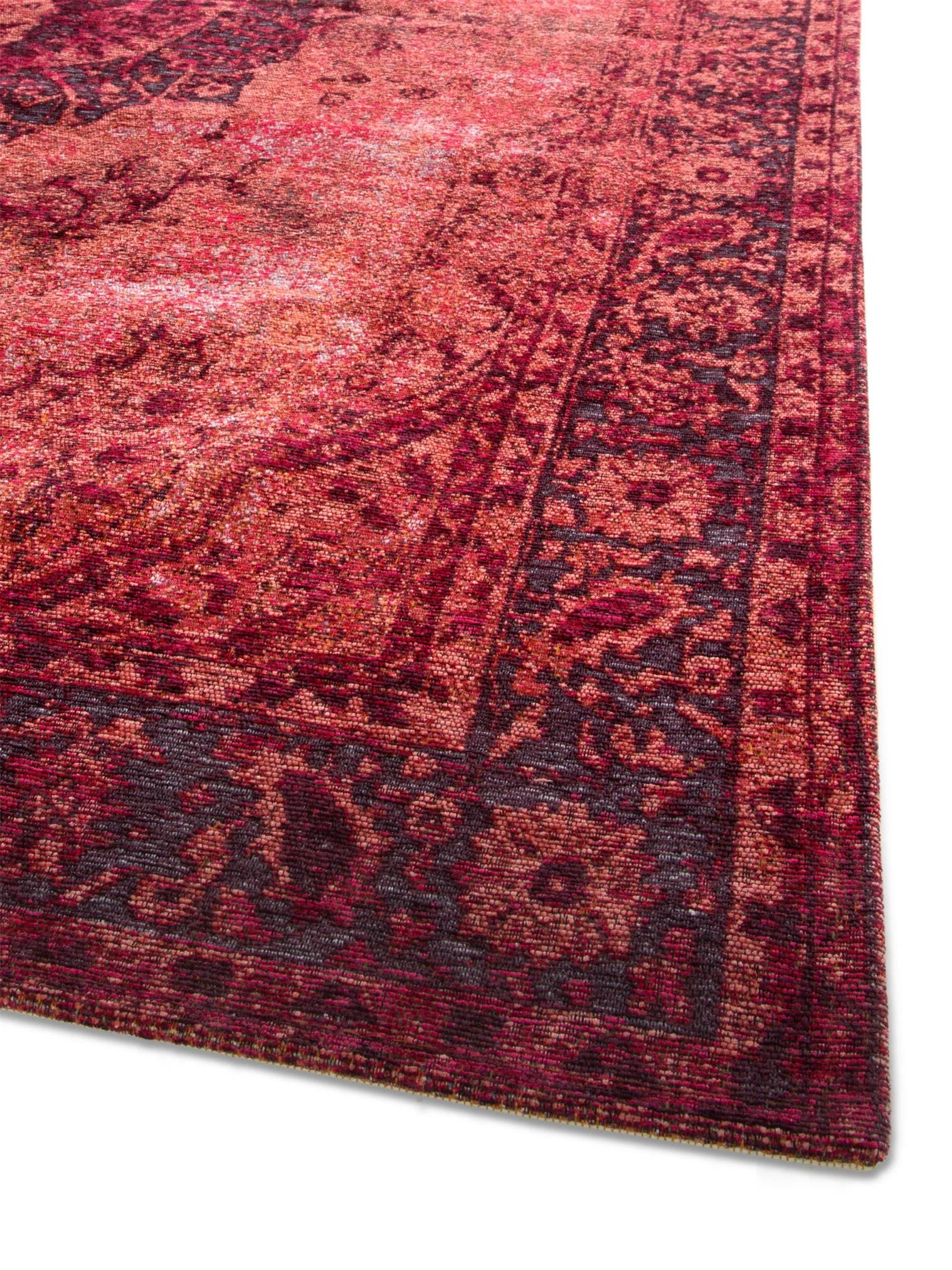 Rug made of 74% Polyester, 25% Cotton, 1% Latex in Red with a 1- 5 mm high pile by benuta Pop