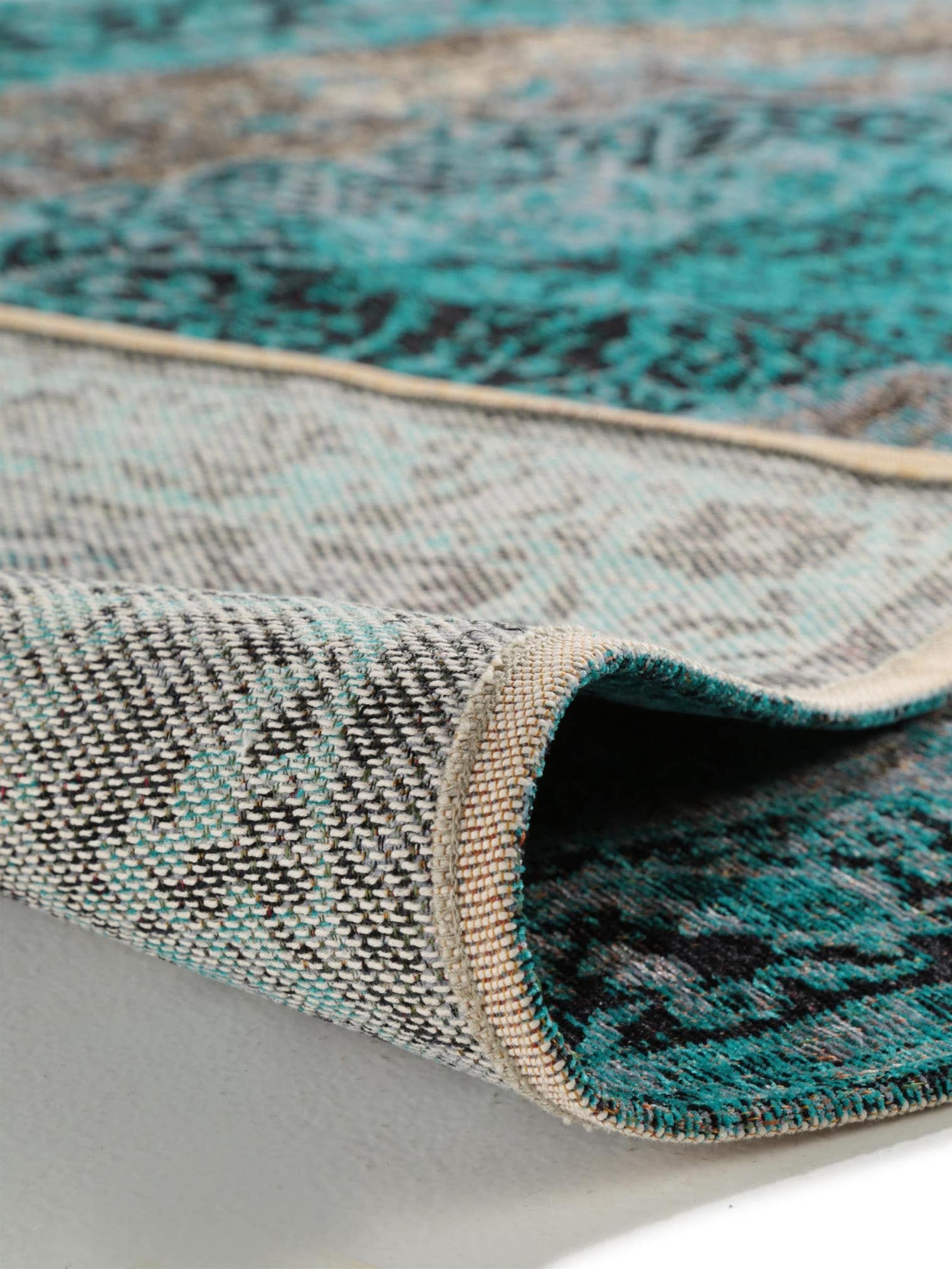 Rug made of 74% Polyester, 25% Cotton, 1% Latex in Turquoise with a 1- 5 mm high pile by benuta Pop