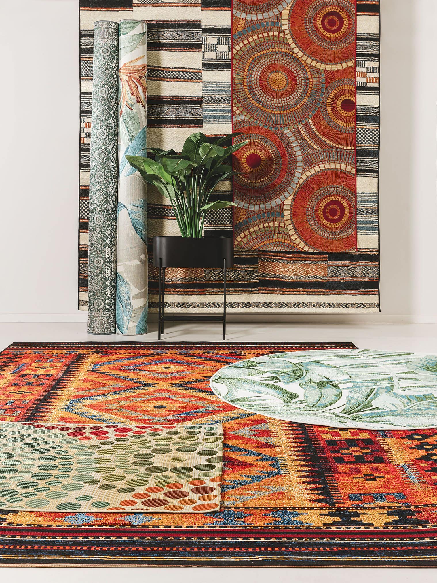 Tapis en 76% Polypropylène, 23% Polyester, 1% Latex en Orange avec une pile de 1- 5 mm de hauteur de benuta Nest
