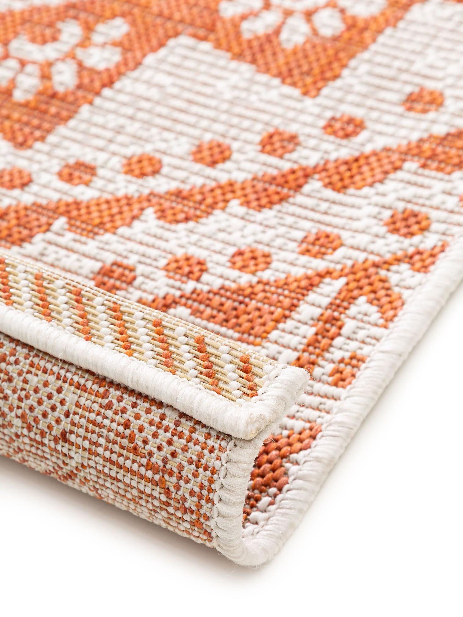 Teppich aus 100% Polypropylen in Orange mit bis 5 mm hohem Flor von benuta Nest