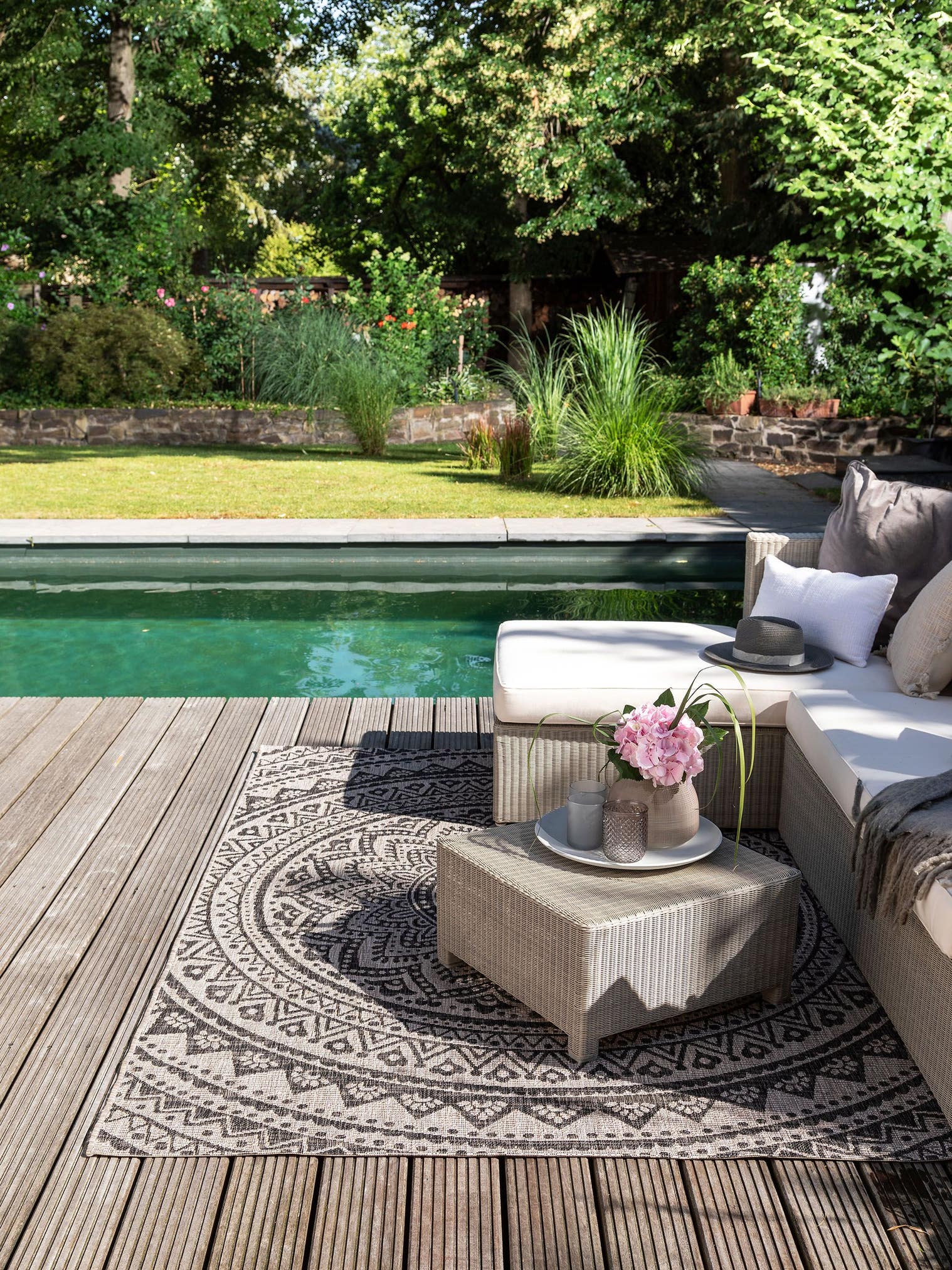 Tapis en 100% Polypropylène en Beige avec une pile de 1- 5 mm de hauteur de benuta Nest