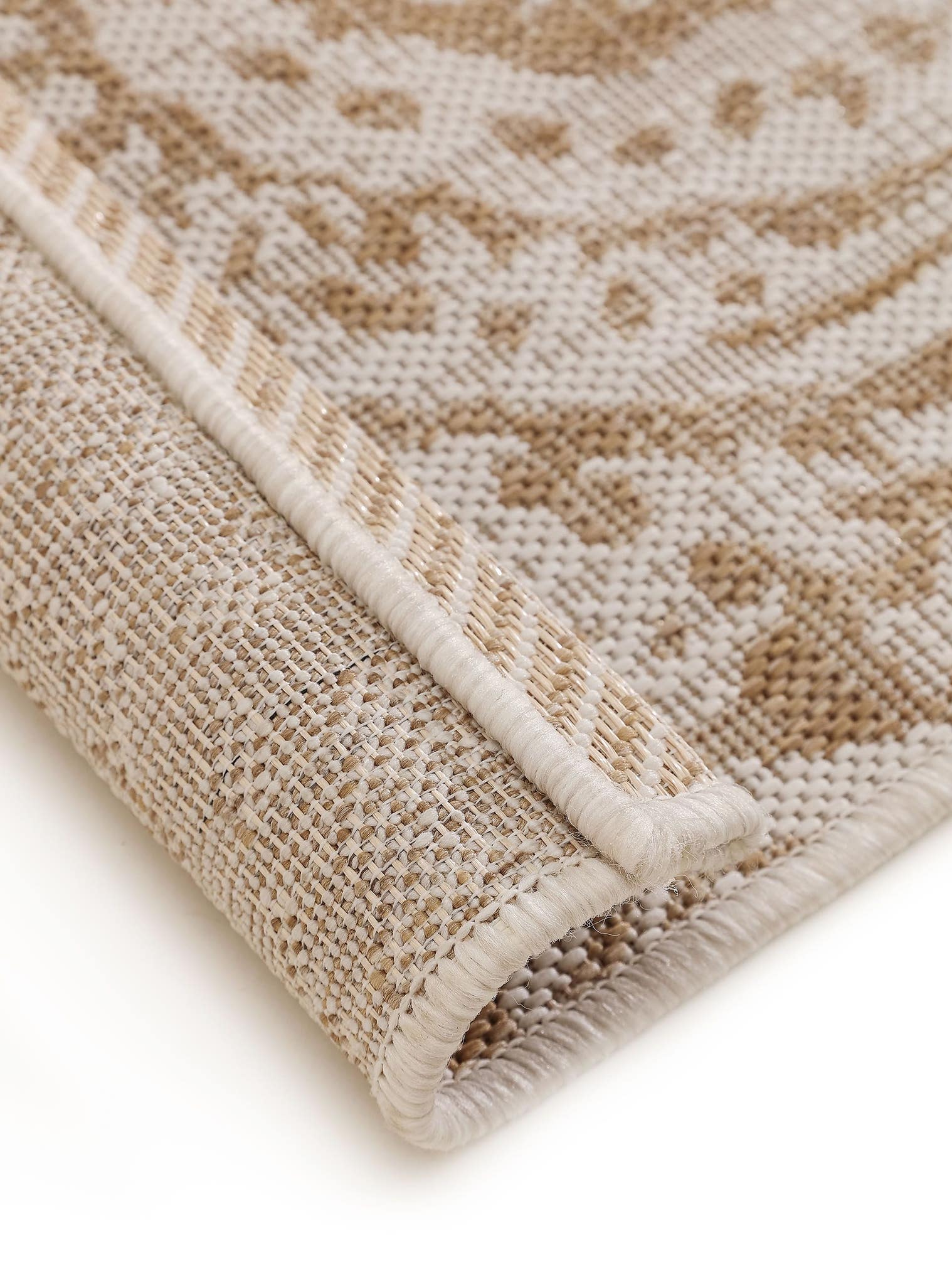 Teppich aus 100% Polypropylen in Beige mit bis 5 mm hohem Flor von benuta Nest