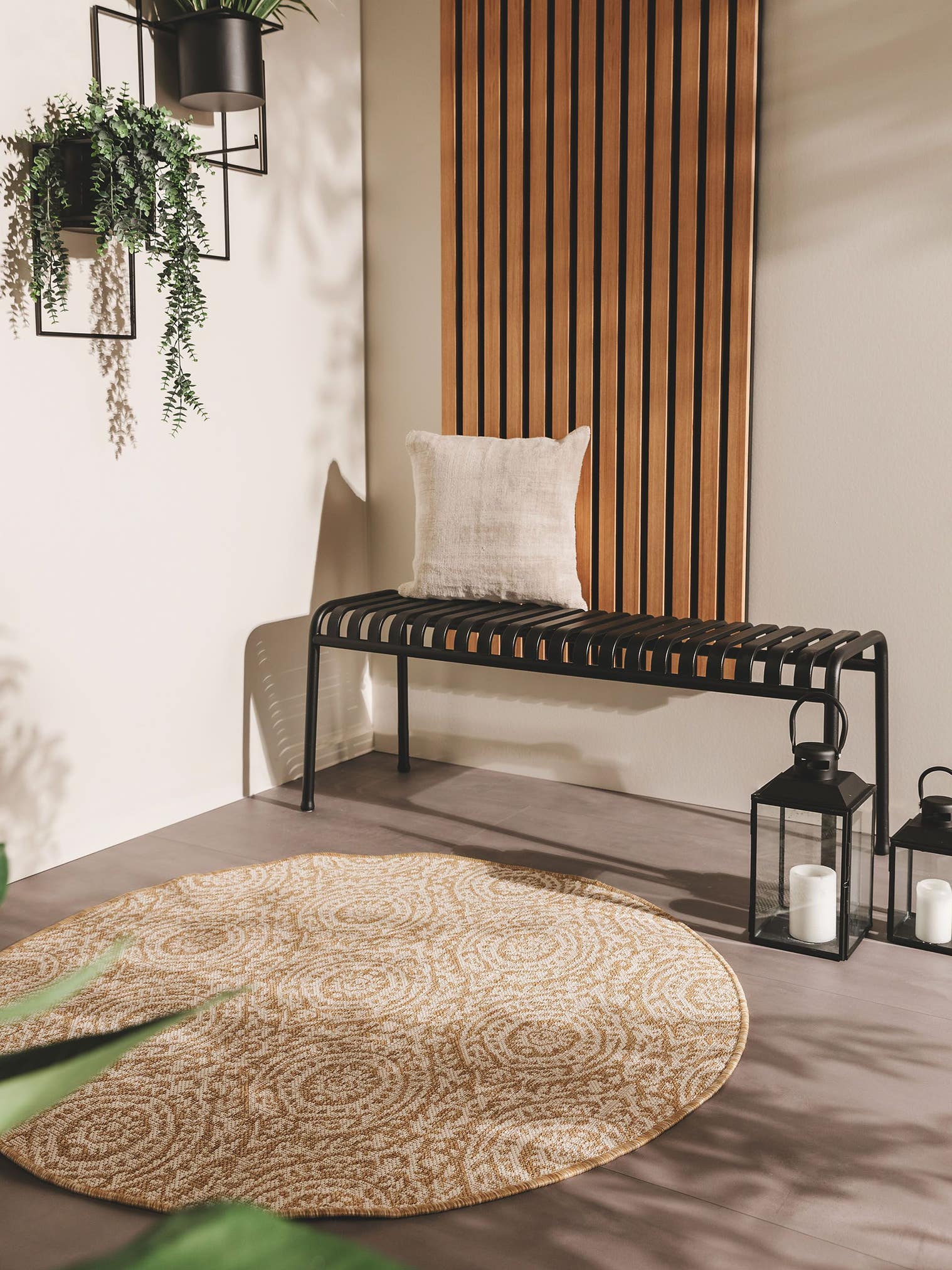 Teppich aus 100% Polypropylen in Beige mit bis 5 mm hohem Flor von benuta Nest