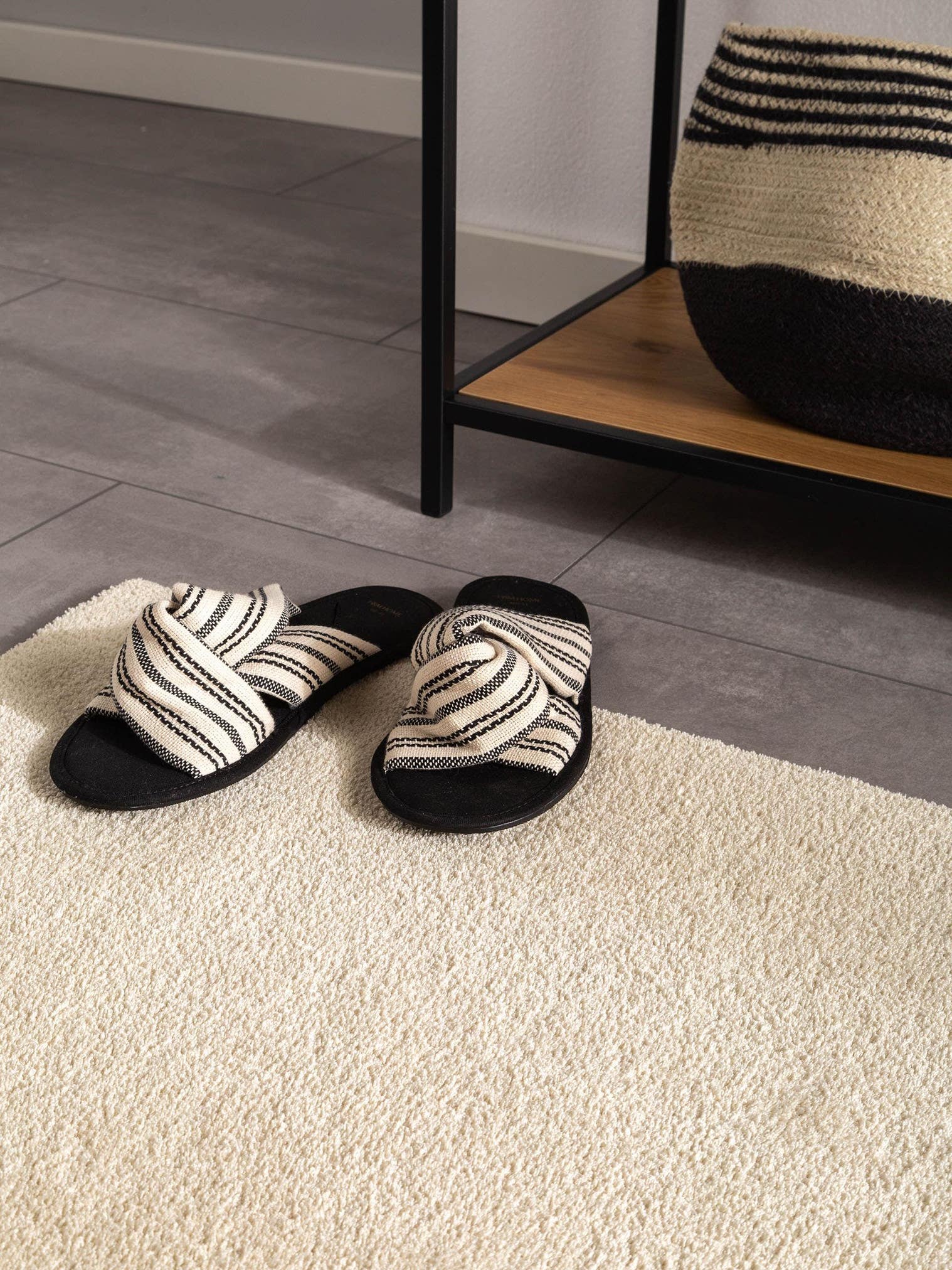 Teppich aus 100% Polyester in Beige mit 11 bis 20 mm hohem Flor von benuta Nest