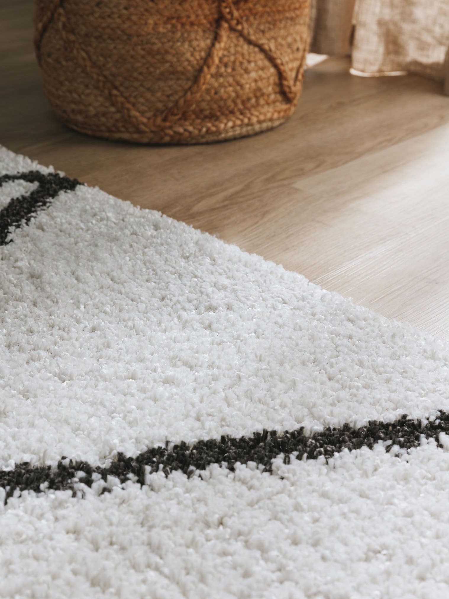 Rug made of 100% Polypropylene in Beige with a 21 - 30 mm high pile by benuta Nest
