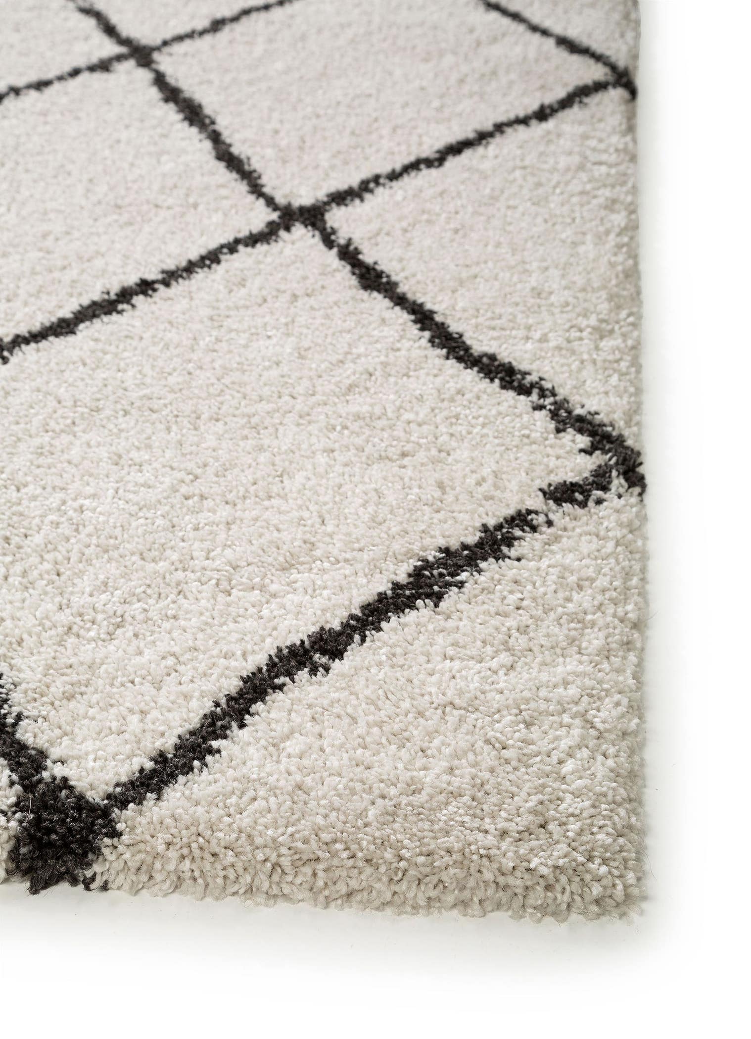 Rug made of 100% Polypropylene in Beige with a 21 - 30 mm high pile by benuta Nest