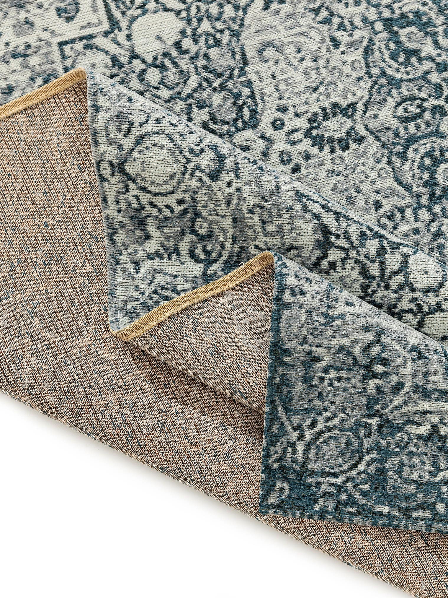 Rug made of 55% Polyacrylics, 27% Polyester, 17% Cotton, 1% Latex in Blue with a 1- 5 mm high pile by benuta Nest
