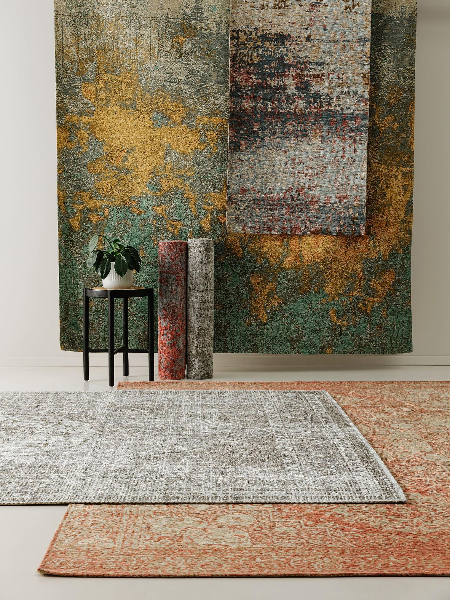 Rug made of 55% Polyacrylics, 27% Polyester, 17% Cotton, 1% Latex in Blue with a 1- 5 mm high pile by benuta Nest