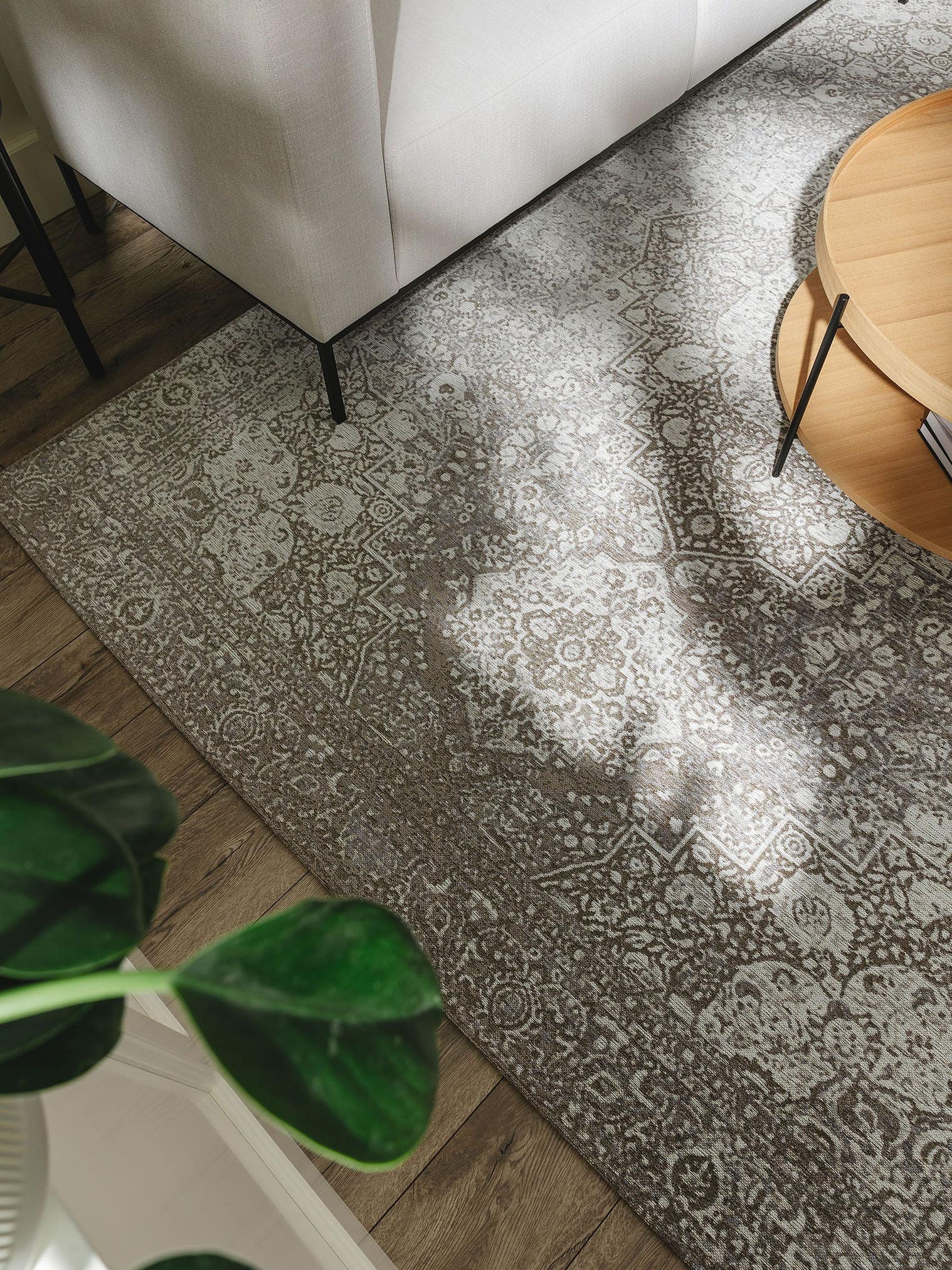 Rug made of 55% Polyacrylics, 27% Polyester, 17% Cotton, 1% Latex in Grey with a 1- 5 mm high pile by benuta Nest