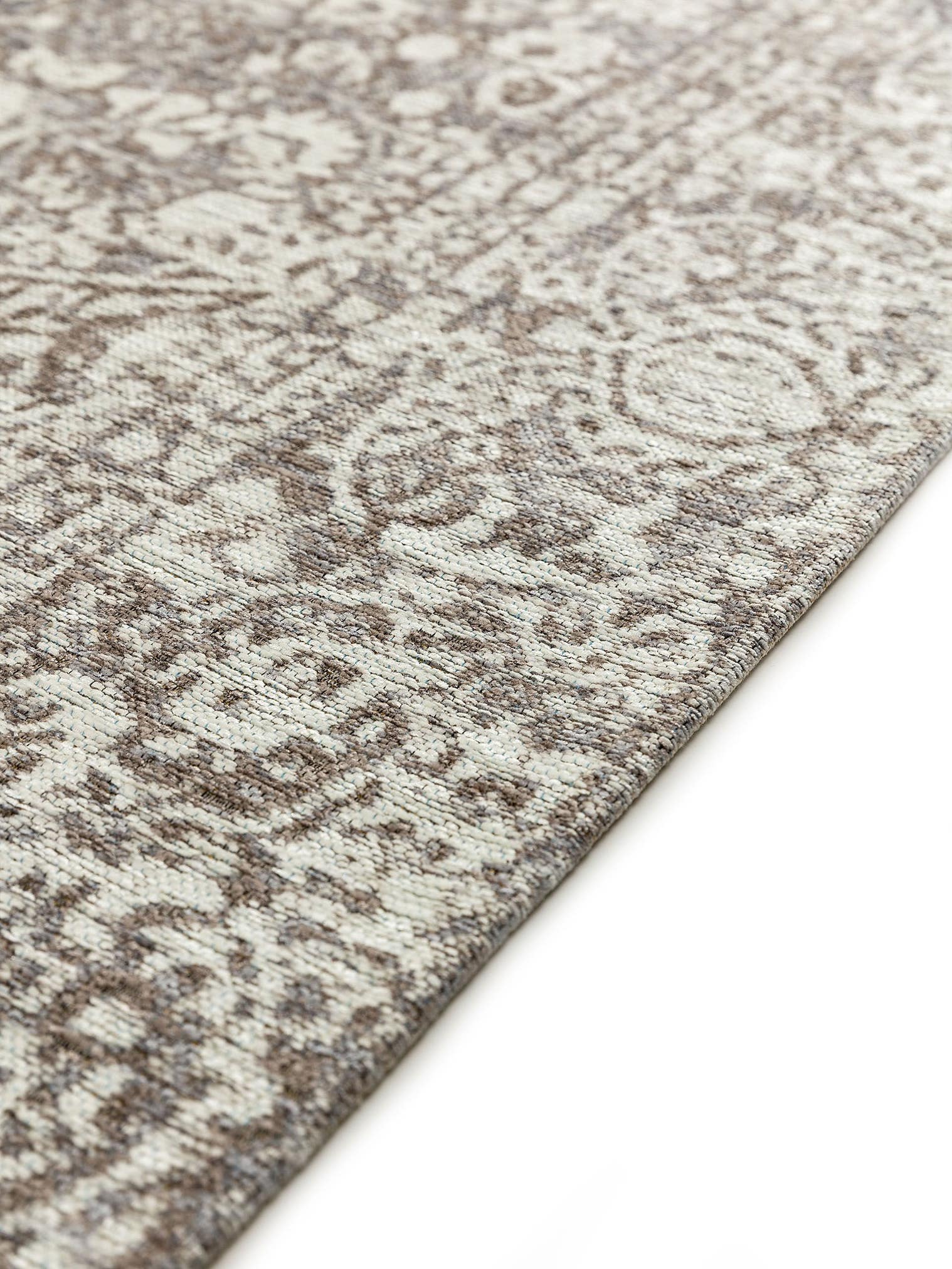 Rug made of 55% Polyacrylics, 27% Polyester, 17% Cotton, 1% Latex in Grey with a 1- 5 mm high pile by benuta Nest