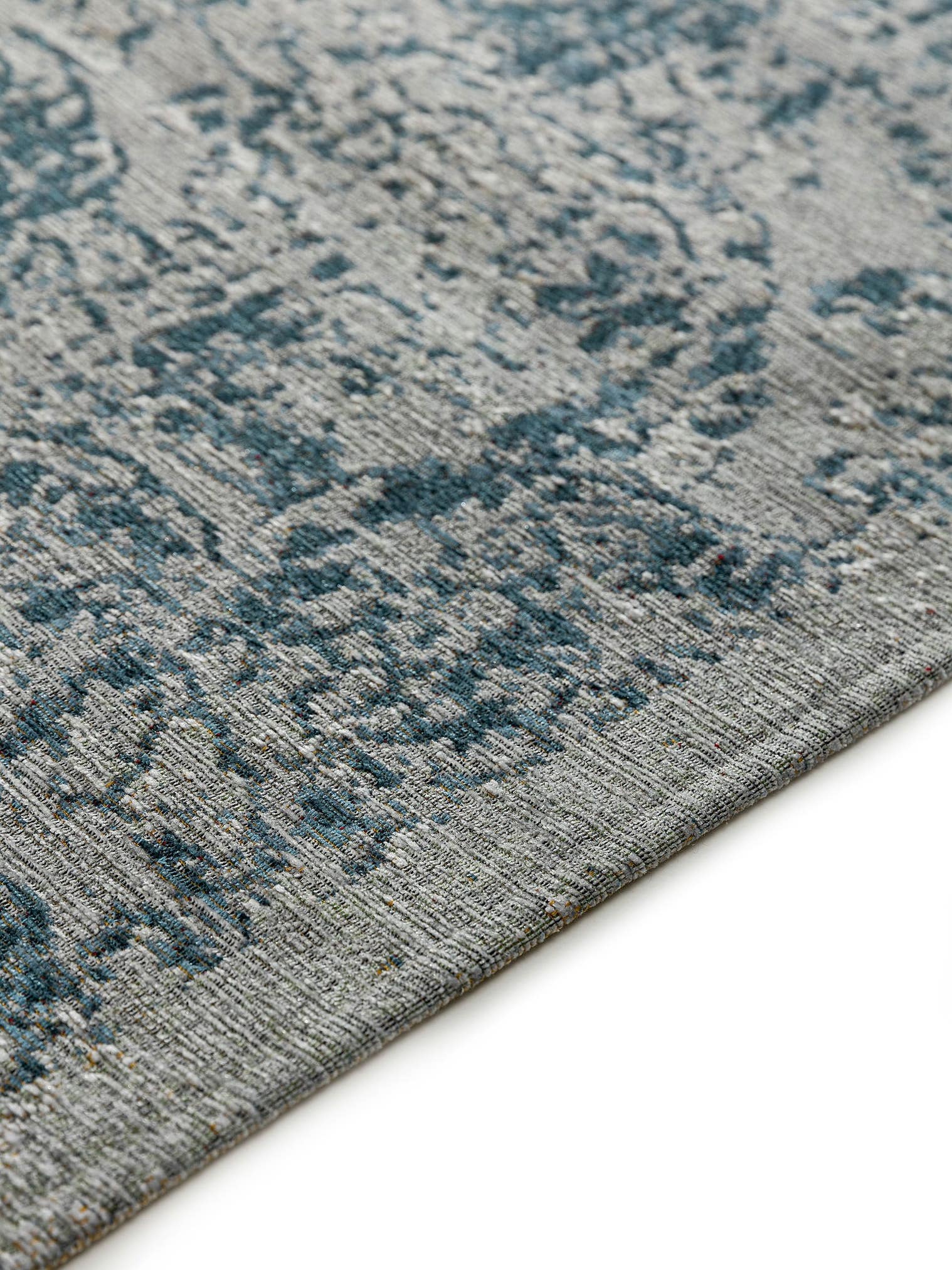 Tappeto di 55% Poliacrilico, 27% Poliestere, 17% Cotone, 1% Latex in Azzurro con pelo alto 1- 5 mm da benuta Nest