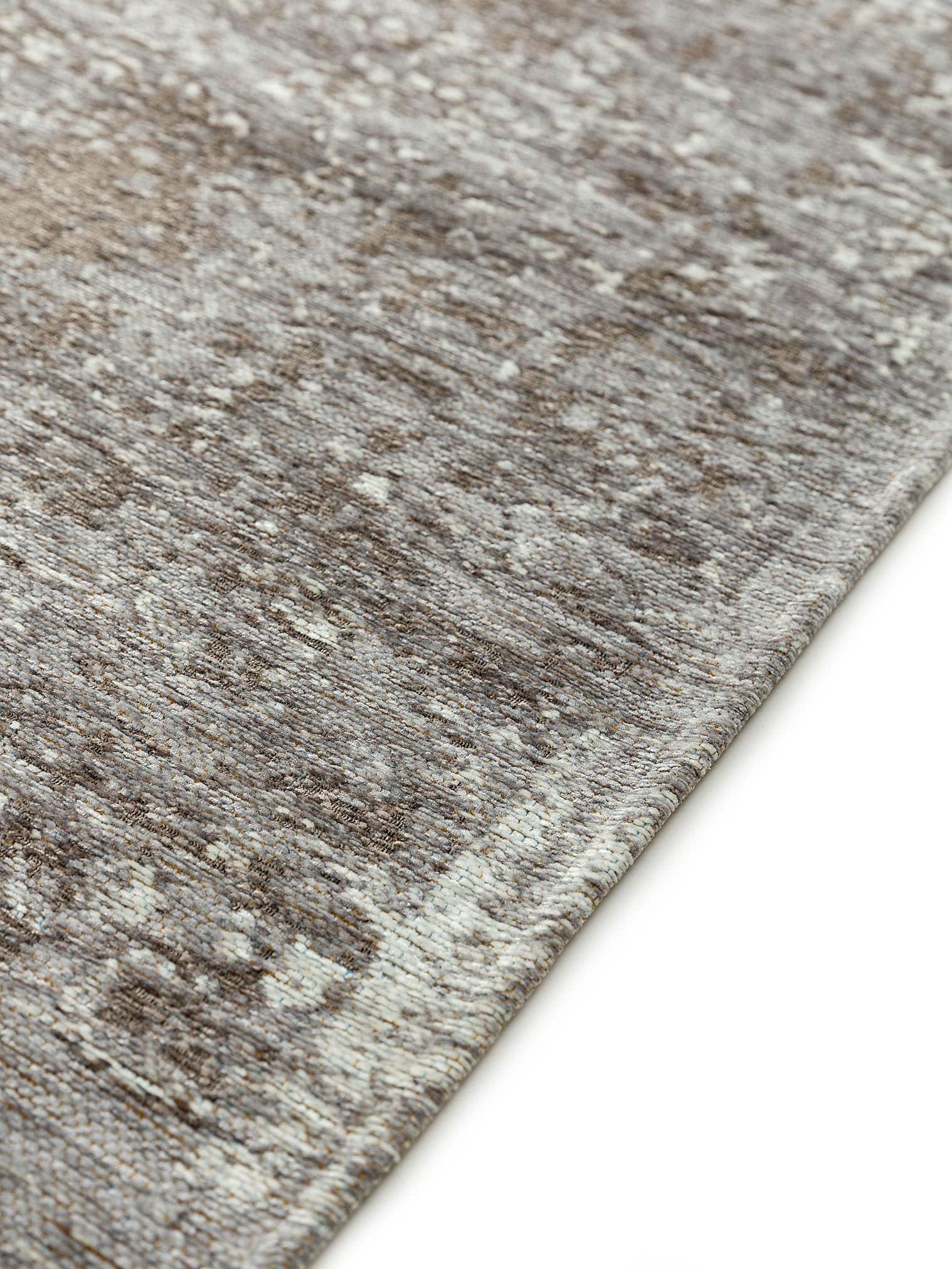 Teppich aus 55% Polyacryl, 27% Polyester, 17% Baumwolle, 1% Latex in Grau mit bis 5 mm hohem Flor von benuta Nest