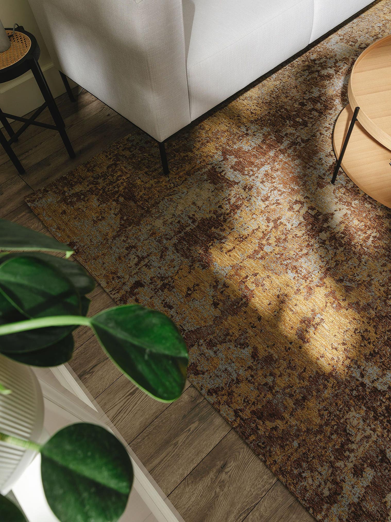 Teppich aus 55% Polyacryl, 27% Polyester, 17% Baumwolle, 1% Latex in Braun mit bis 5 mm hohem Flor von benuta Nest