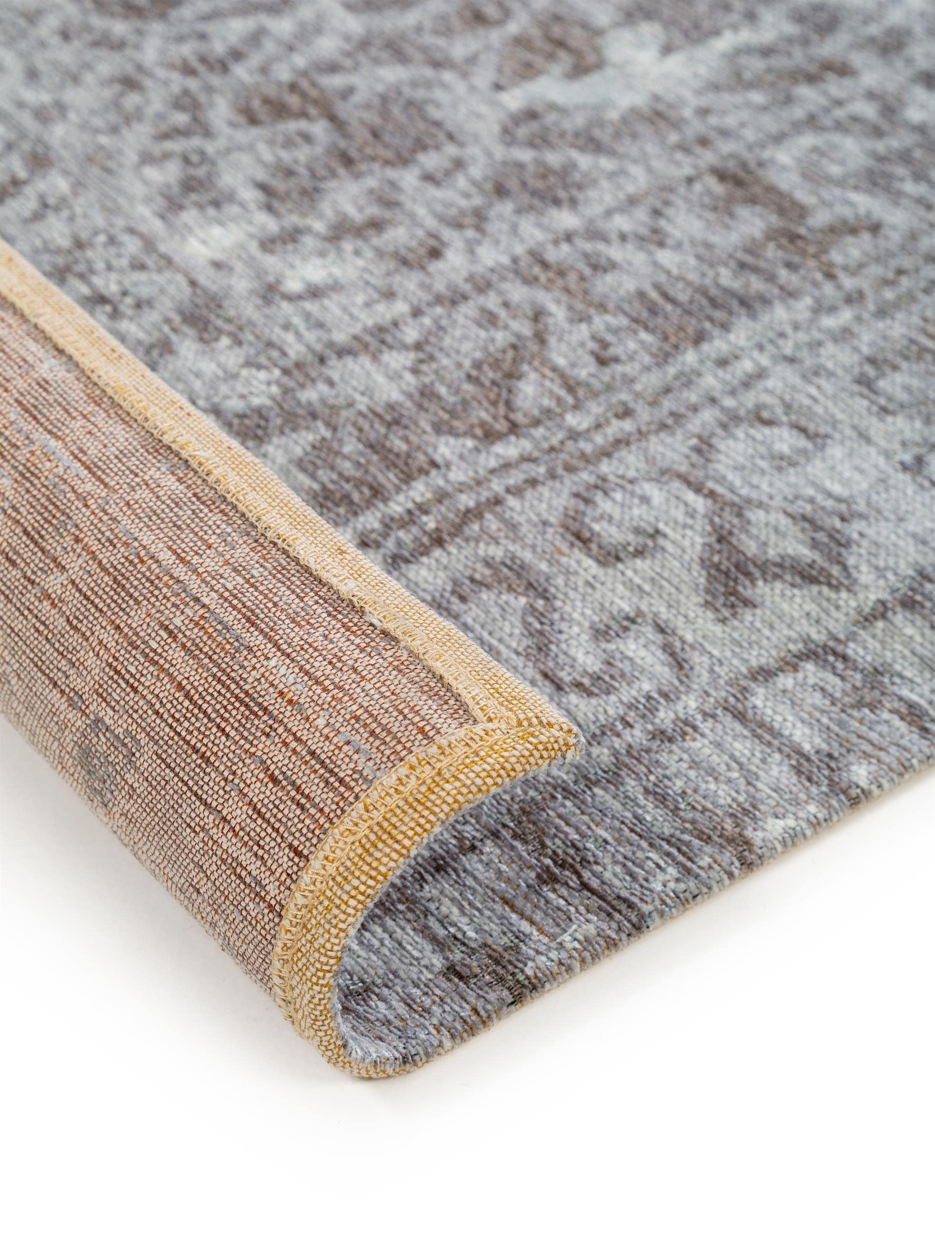 Koberec z 55% polyakryl, 27% polyester, 17% bavlna, 1% latex. v Grey s vlasem výšky do 5 mm od benuta Nest