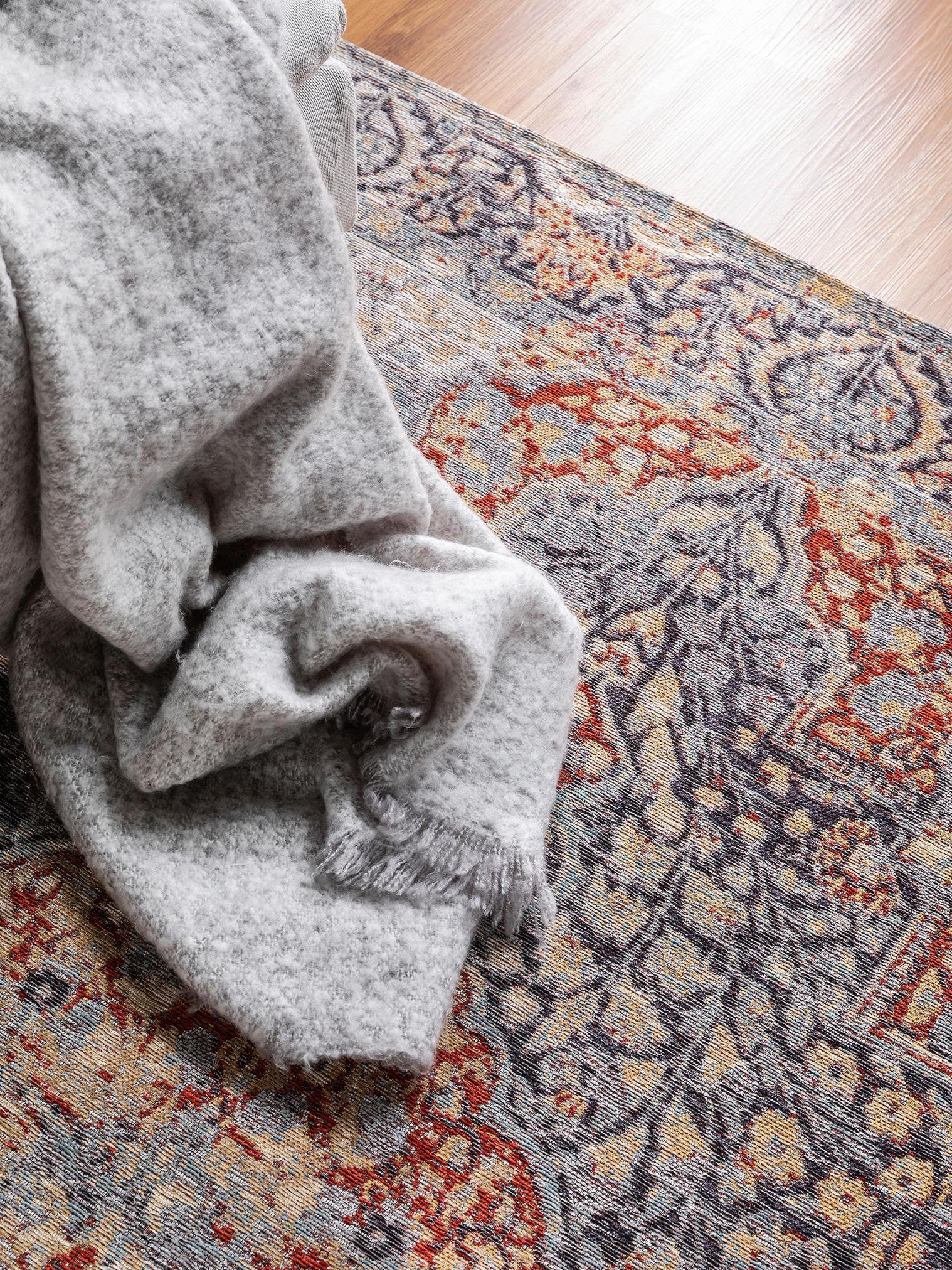 Teppich aus 79% Polyester, 20% Baumwolle, 1% Latex in Lila mit bis 5 mm hohem Flor von benuta Pop