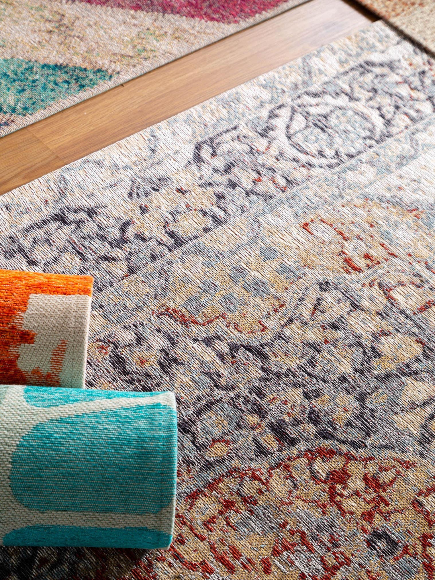 Teppich aus 79% Polyester, 20% Baumwolle, 1% Latex in Lila mit bis 5 mm hohem Flor von benuta Pop