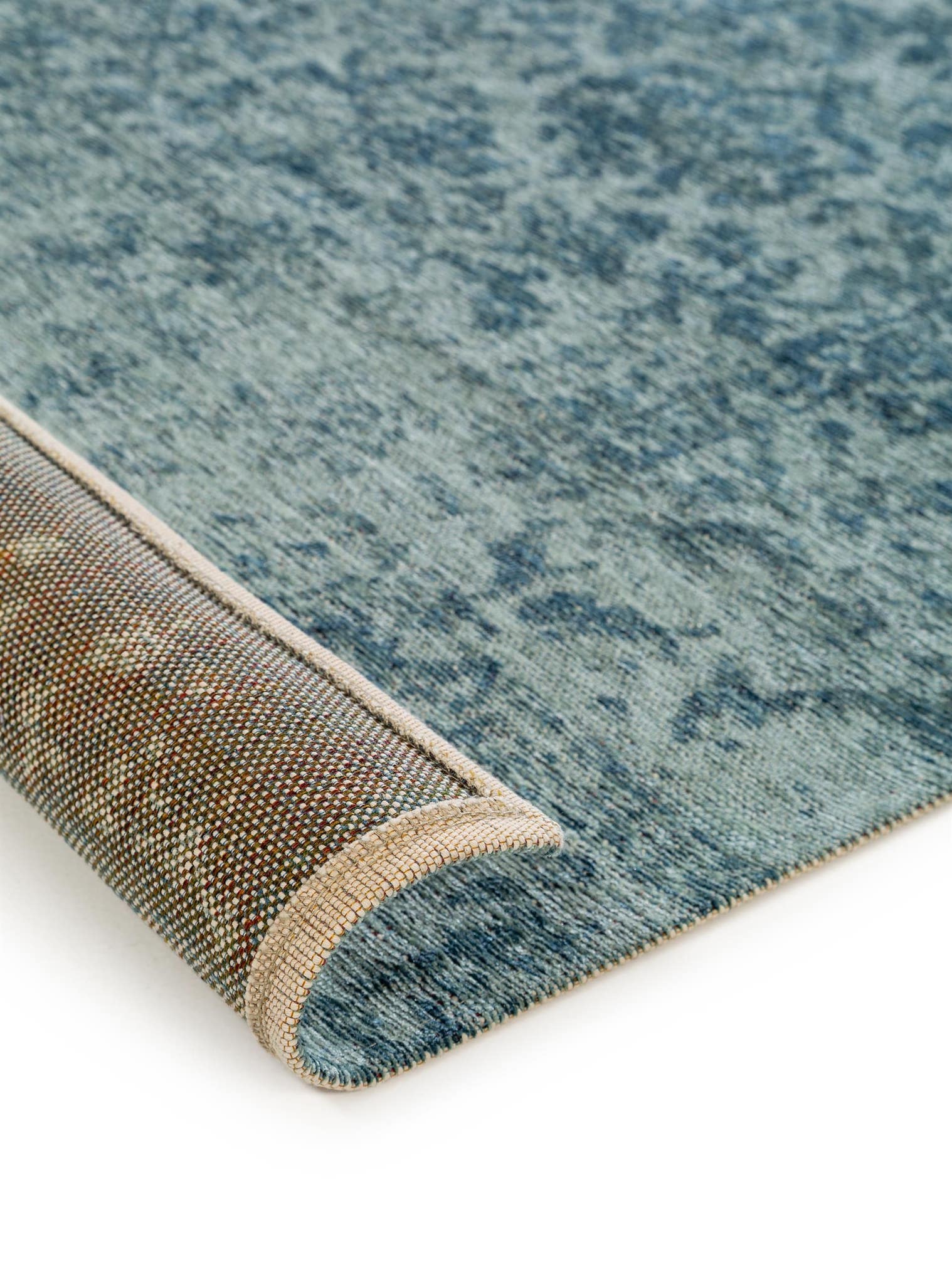 Tapis en 41% Coton, 32% Polyacrylique, 26% Polyester, 1% Latex en Bleu avec une pile de 1- 5 mm de hauteur de benuta Pop