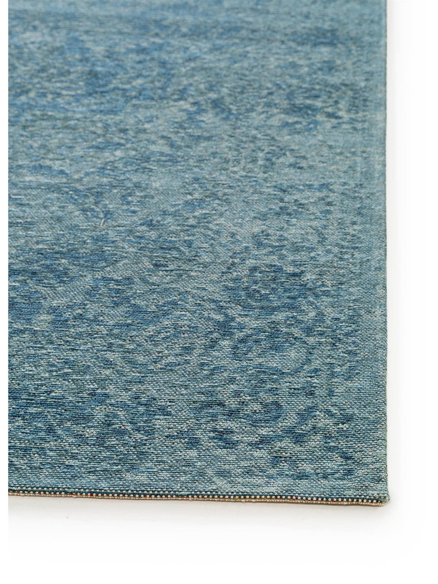 Tappeto di 41% Cotone, 32% Poliacrilico, 26% Poliestere, 1% Latex in Azzurro con pelo alto 1- 5 mm da benuta Pop