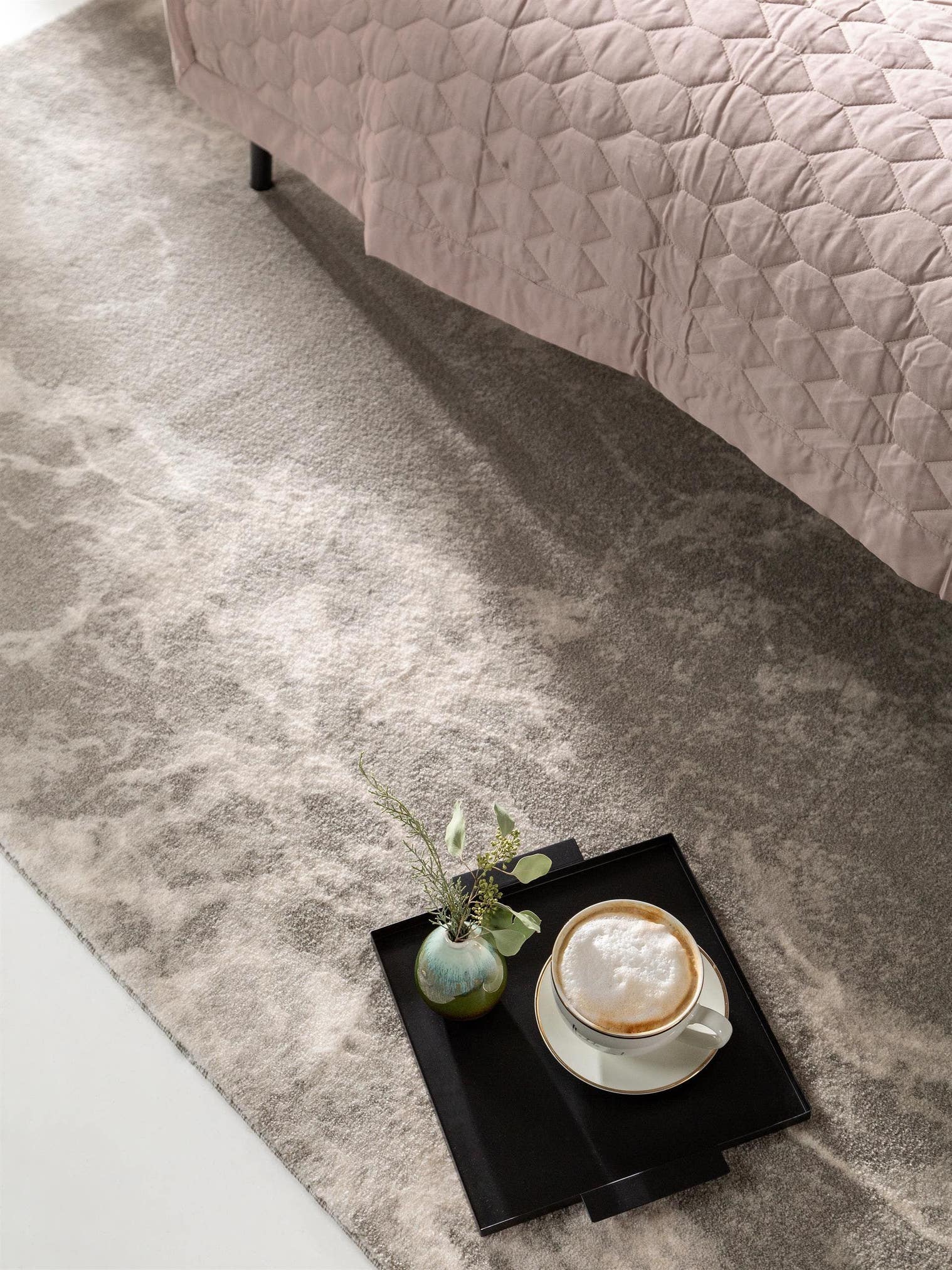 Teppich aus 100% Polypropylen in Grau mit 11 bis 20 mm hohem Flor von benuta