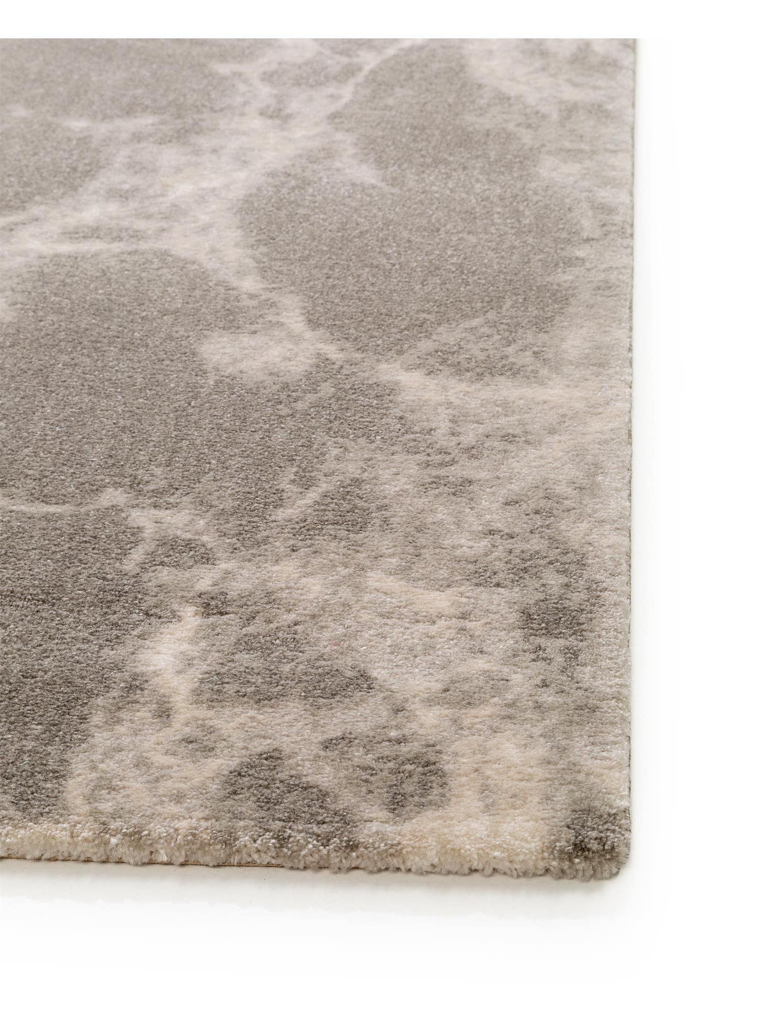 Teppich aus 100% Polypropylen in Grau mit 11 bis 20 mm hohem Flor von benuta