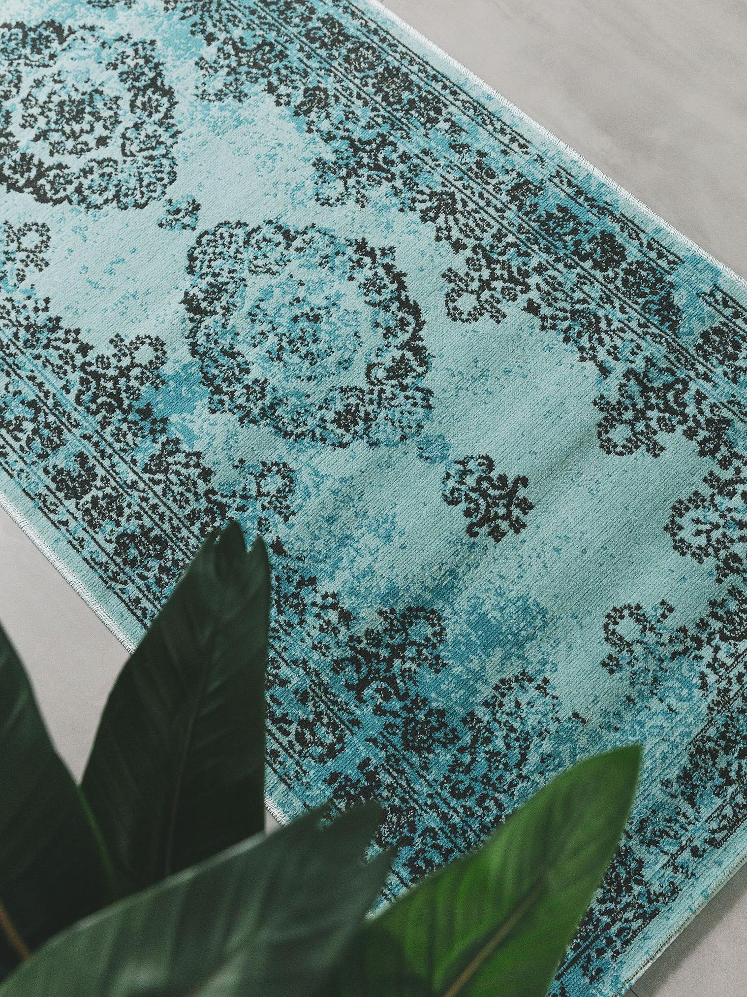Tapis en 100% Polypropylène en Turquoise avec une pile de 1- 5 mm de hauteur de benuta Nest