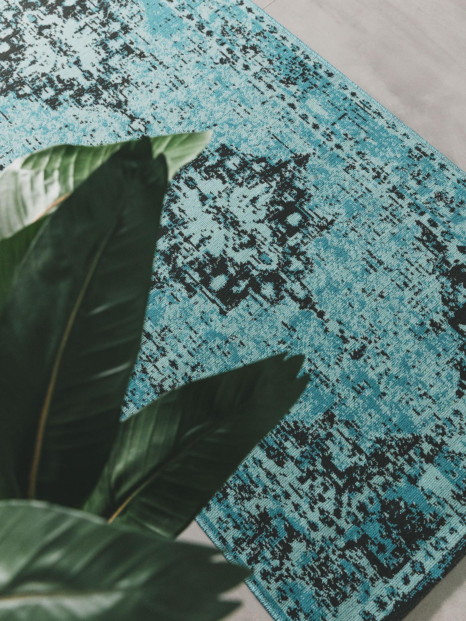 Tapis en 100% Polypropylène en Turquoise avec une pile de 1- 5 mm de hauteur de benuta Nest