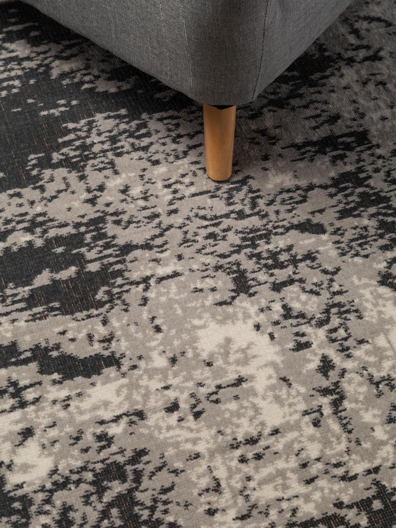 Matta av 100% Polypropylen i Grå med 1- 5 mm hög lugg från benuta Nest