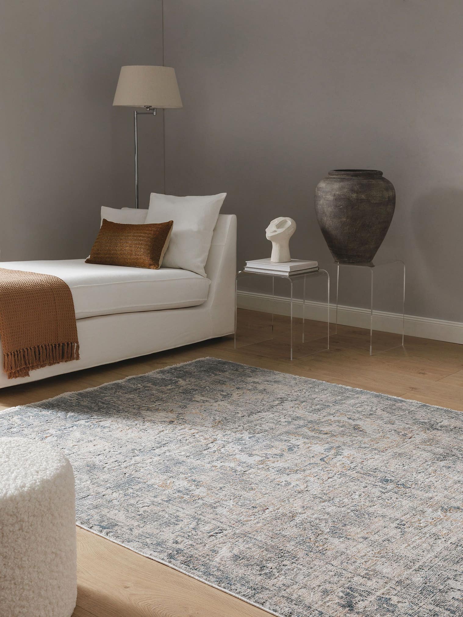 Rug made of 100% Polyester in Beige with a 6 - 10 mm high pile by benuta Nest