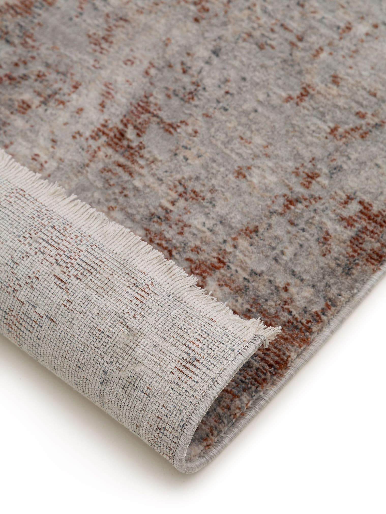 Teppich aus 100% Polyester in Beige mit 6 bis 10 mm hohem Flor von benuta Nest