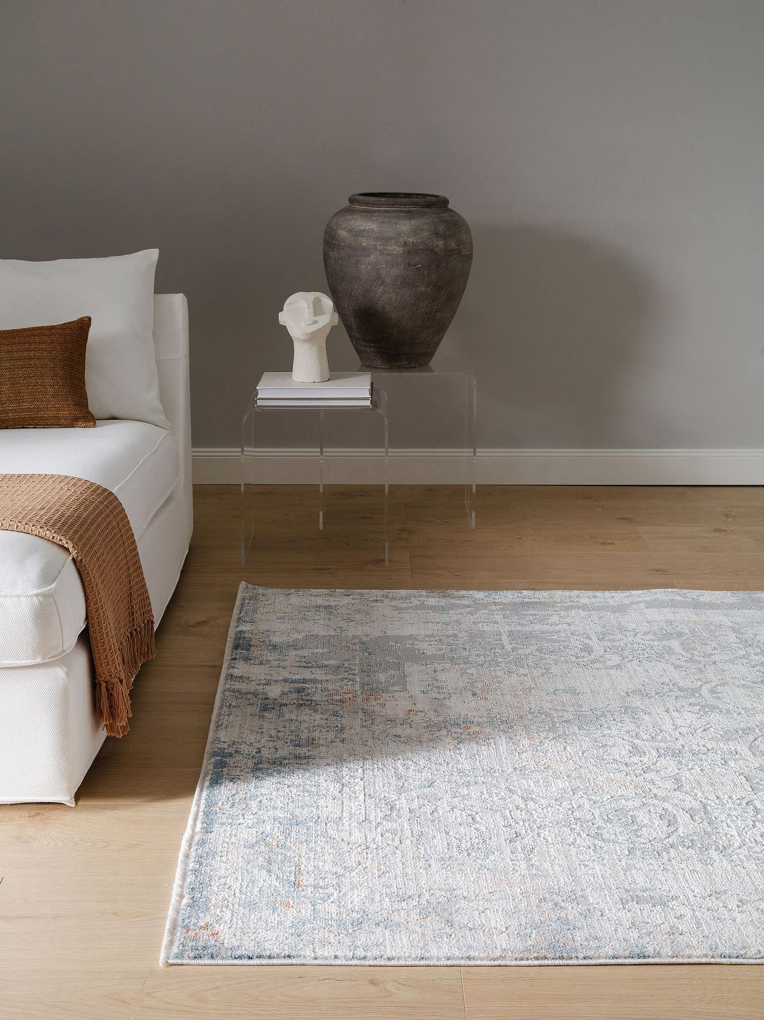 Matta av 100% Polyester i Beige med 6 - 10 mm hög lugg från benuta Nest