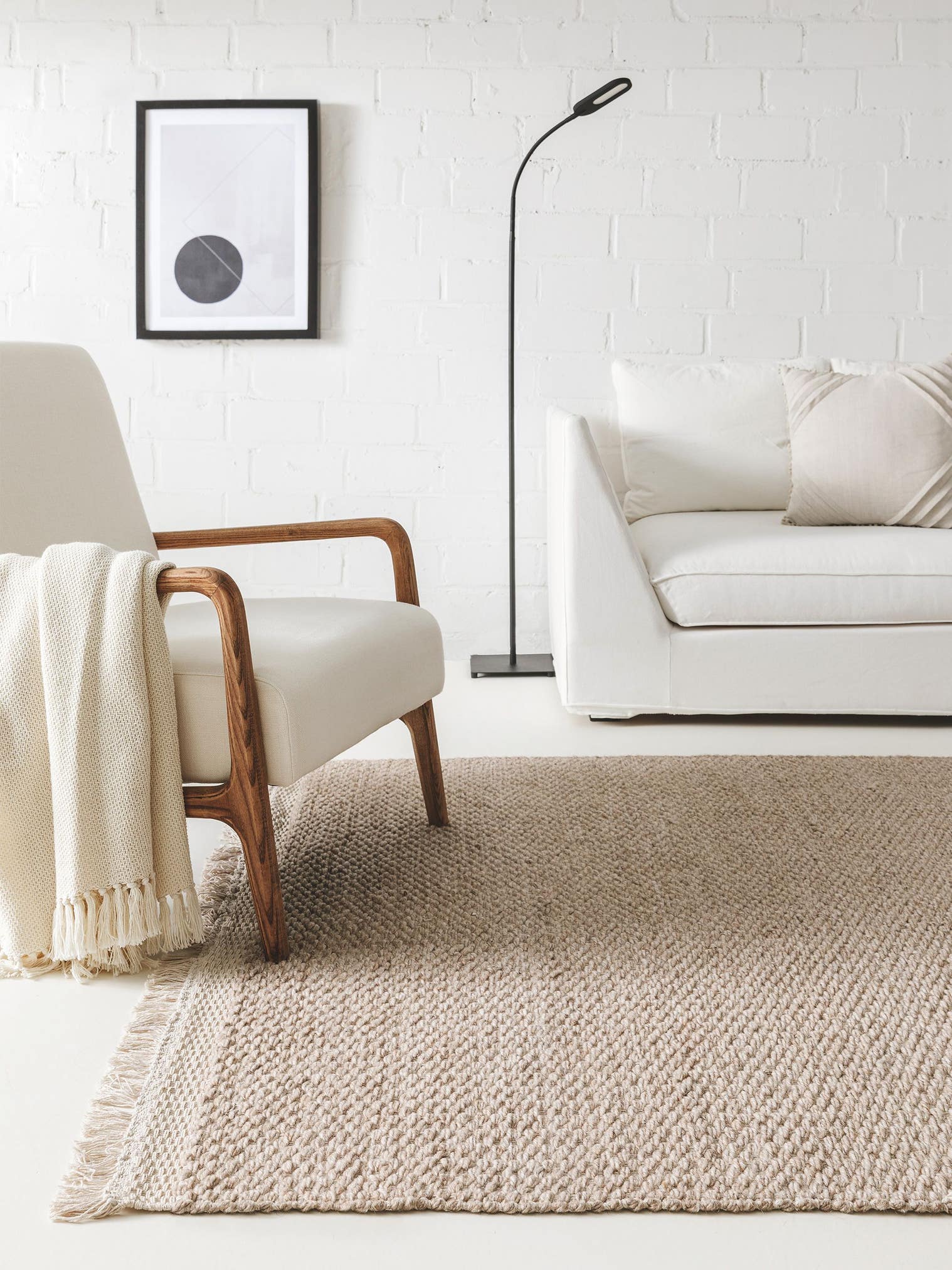 Tapis en 40% Laine, 30% Coton, 30% Viscose en Beige avec une pile de 1- 5 mm de hauteur de benuta Pure