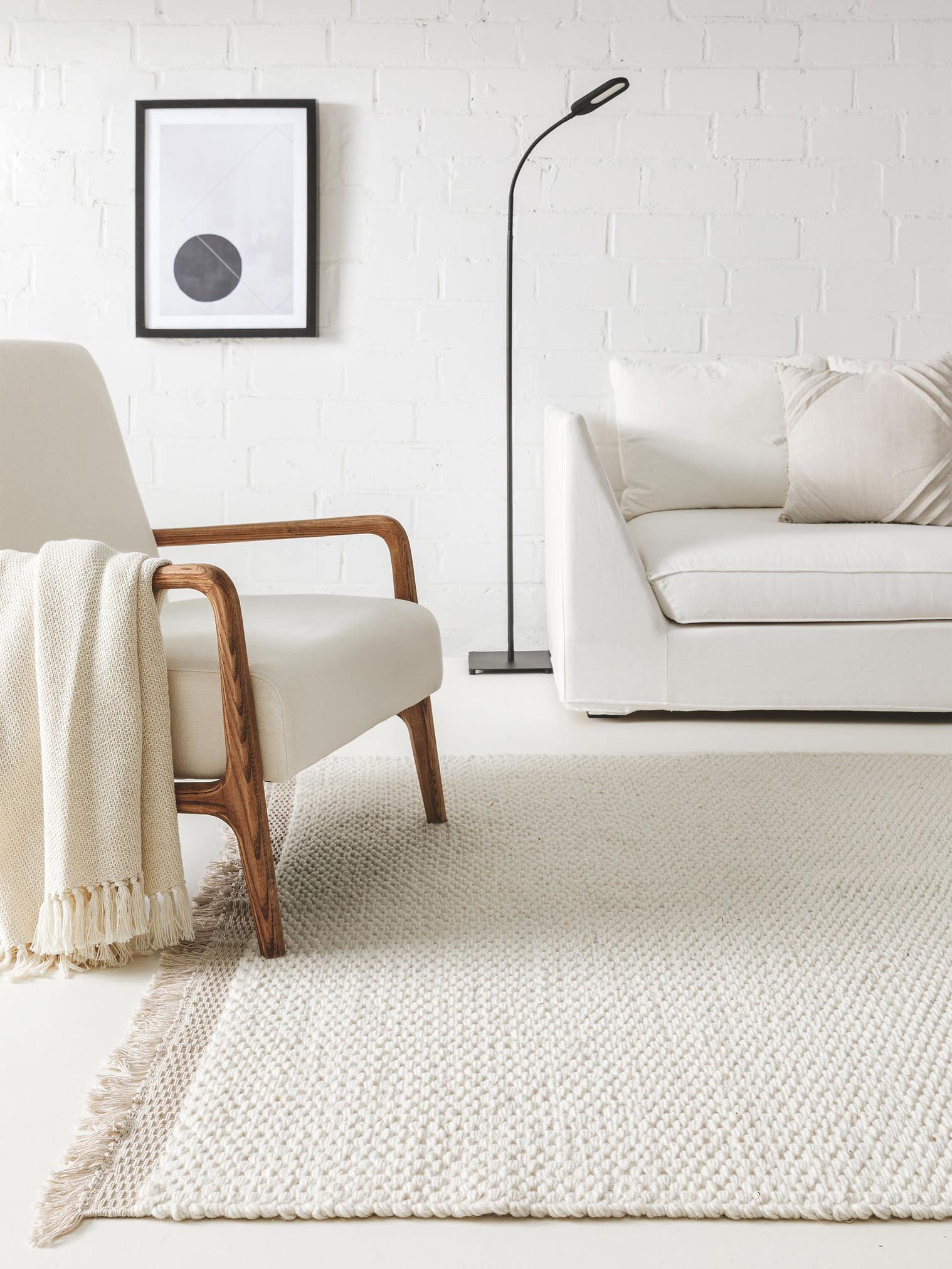 Tapis en 40% Laine, 30% Coton, 30% Viscose en Beige avec une pile de 1- 5 mm de hauteur de benuta Pure