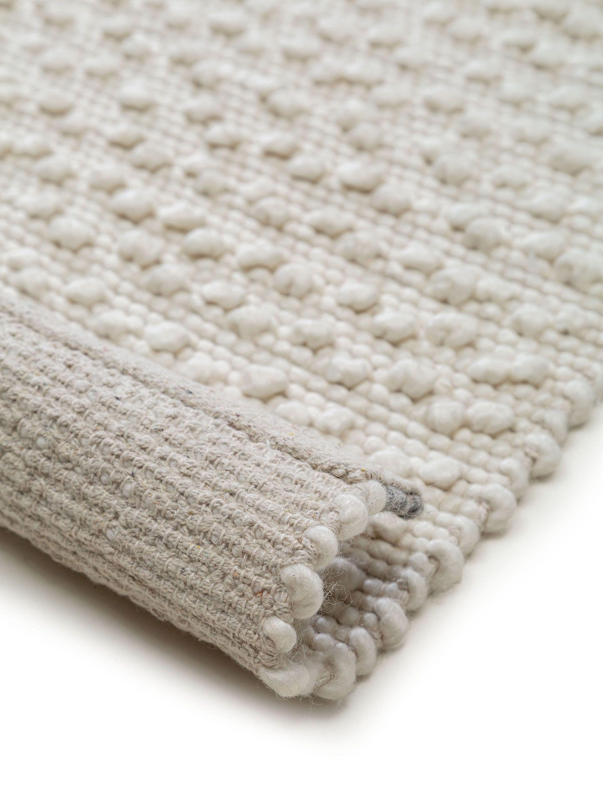 Alfombra de 40% Lana, 30% Algodón, 20% Poliéster, 10% Viscosa en Beige con un pelo de {{Placeholder_Pile Height}} de altura de benuta Pure