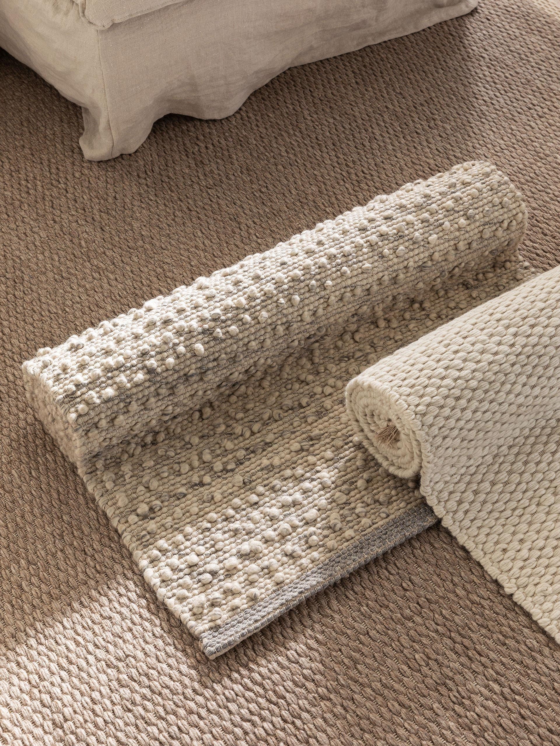 Alfombra de 40% Lana, 30% Algodón, 20% Poliéster, 10% Viscosa en Beige con un pelo de {{Placeholder_Pile Height}} de altura de benuta Pure