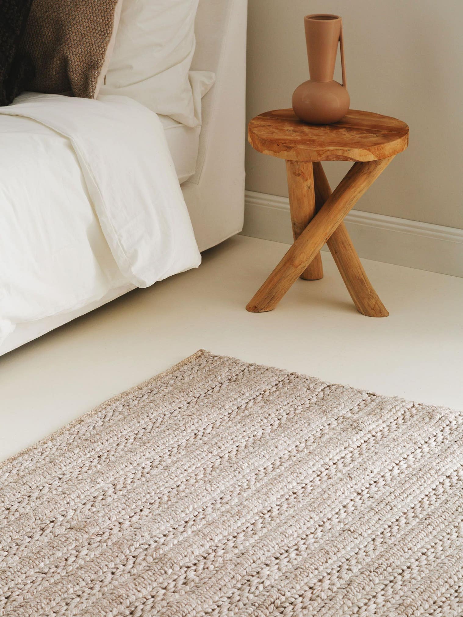 Teppich aus 70% Wool, 30% Polyester in Beige mit 1- 5 mm hohem Flor von benuta Pure