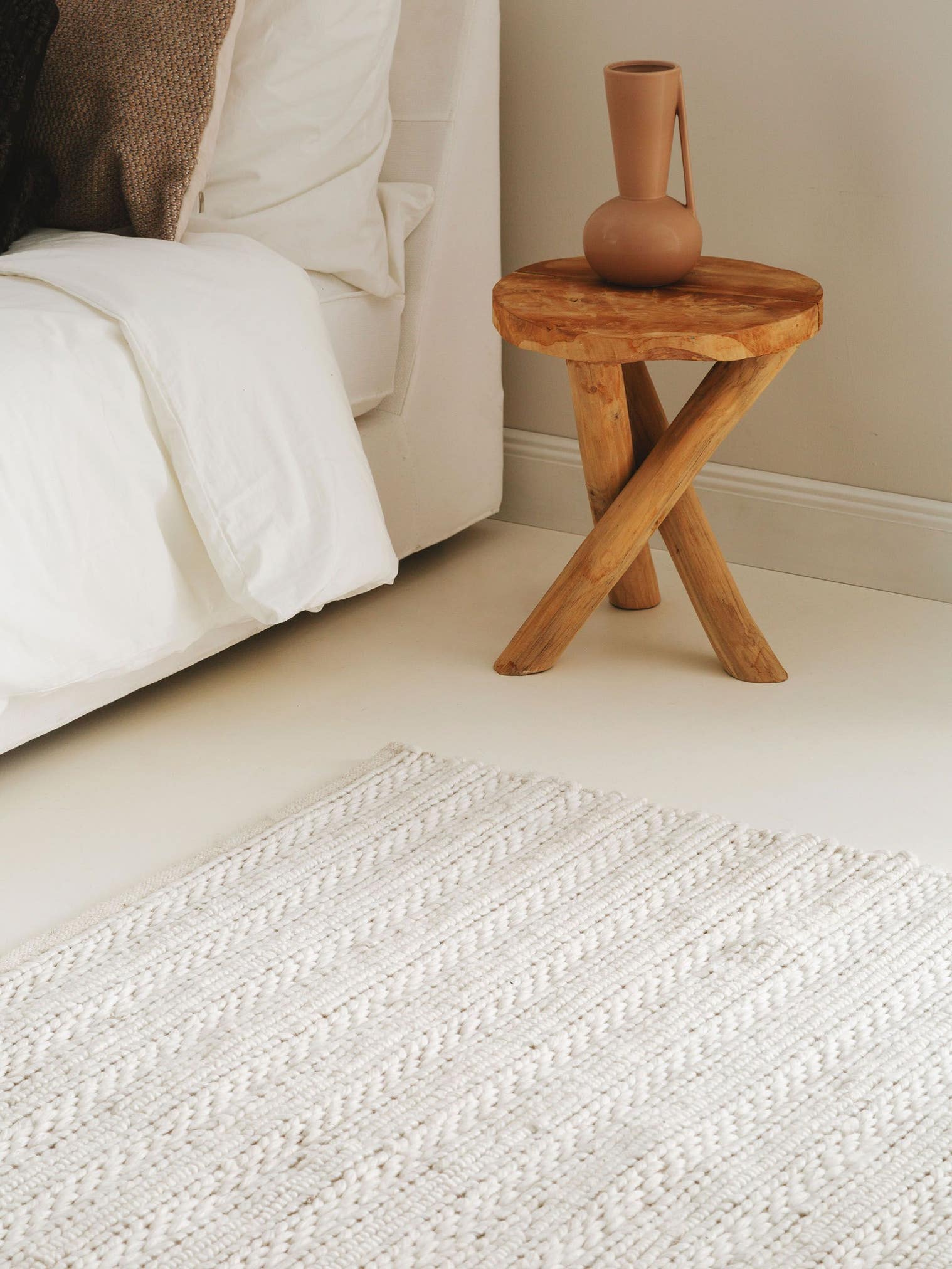 Alfombra de 70% Lana, 30% Poliéster en Beige con un pelo de {{Placeholder_Pile Height}} de altura de benuta Pure