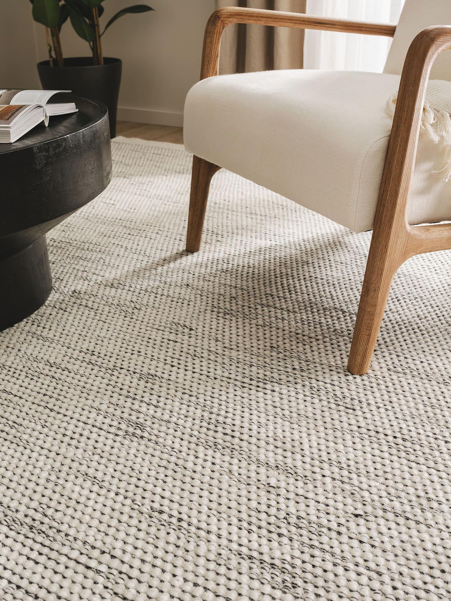 Rug made of 80% wool, 20% cotton in Beige with a 1- 5 mm high pile by benuta Pure
